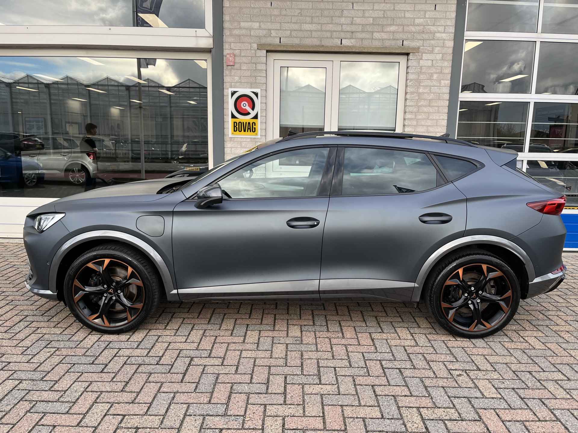 CUPRA Formentor 1.4 e-Hybrid VZ Performance / AUTOMAAT/ EXCLUSIEVE LAK / 245 PK/ PANO/ 360 CAMERA/ PARK. SENSOREN/ MATRIX/ DODE HOEK/ KEYLESS/ STOEL EN STUUR VERWARM./ DCC/  APP CONNECT/ ADAPT. CRUISE/ NAVI/ CLIMA/ DAB/ 19" LMV/ - 3/51