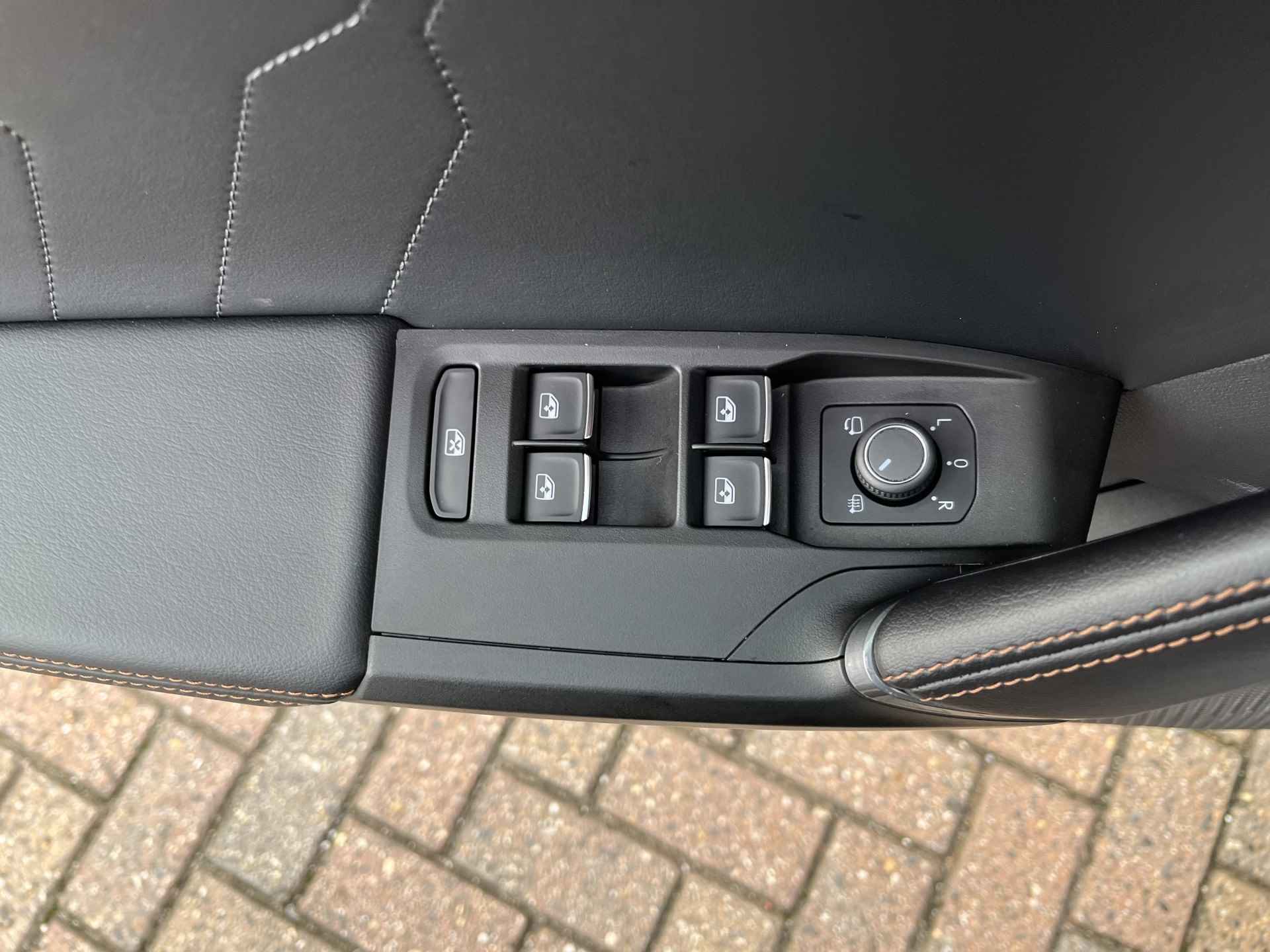 CUPRA Formentor 1.4 e-Hybrid VZ Performance / AUTOMAAT/ EXCLUSIEVE LAK / 245 PK/ PANO/ 360 CAMERA/ PARK. SENSOREN/ MATRIX/ DODE HOEK/ KEYLESS/ STOEL EN STUUR VERWARM./ DCC/  APP CONNECT/ ADAPT. CRUISE/ NAVI/ CLIMA/ DAB/ 19" LMV/ - 10/51