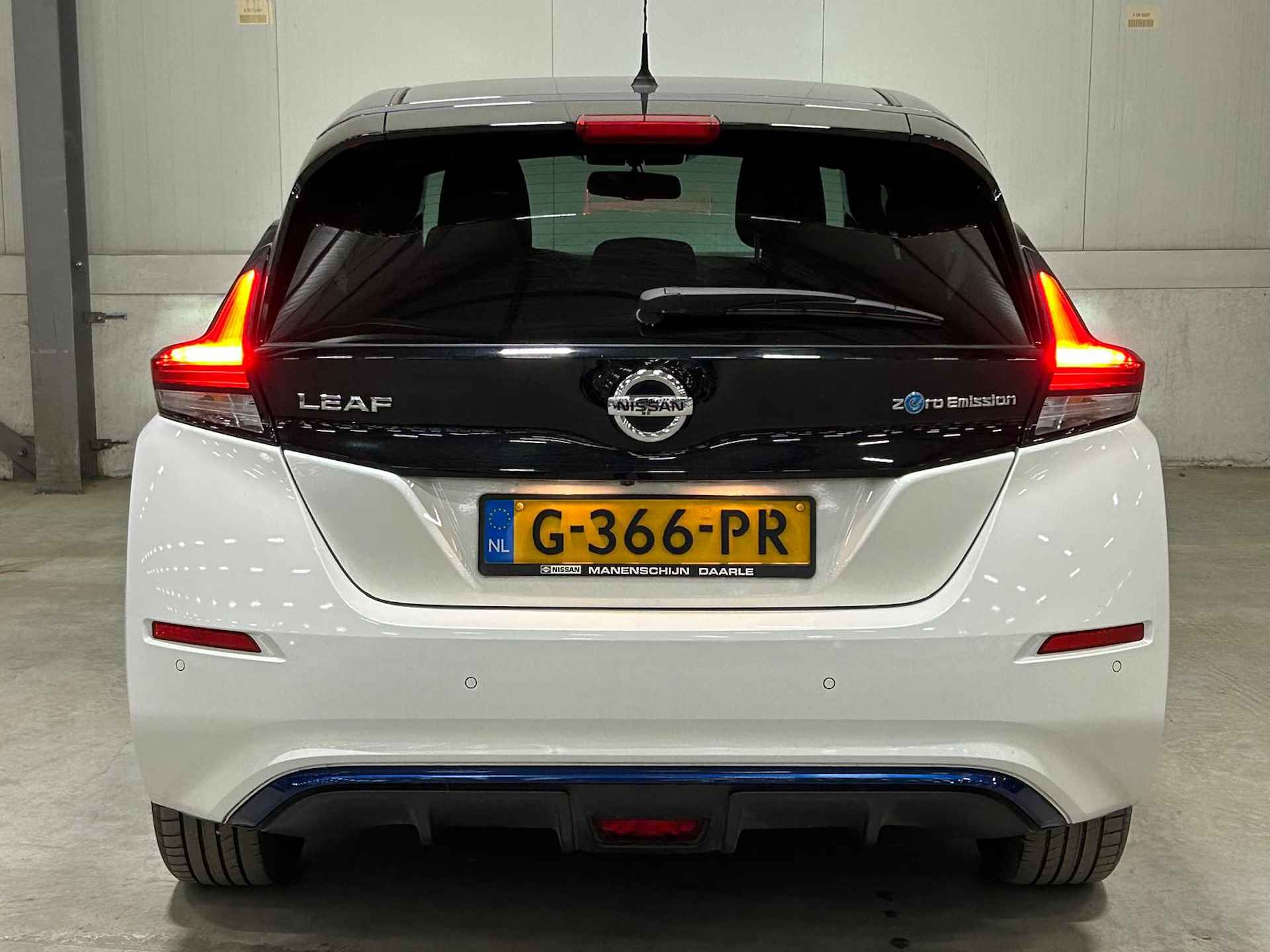 Nissan Leaf Tekna 40 kWh | Two Tone | 360 Camera | Dodehoek detectie | LED | Stoelverwarming V+A | Keyless | 17'LM Velgen | - 13/36