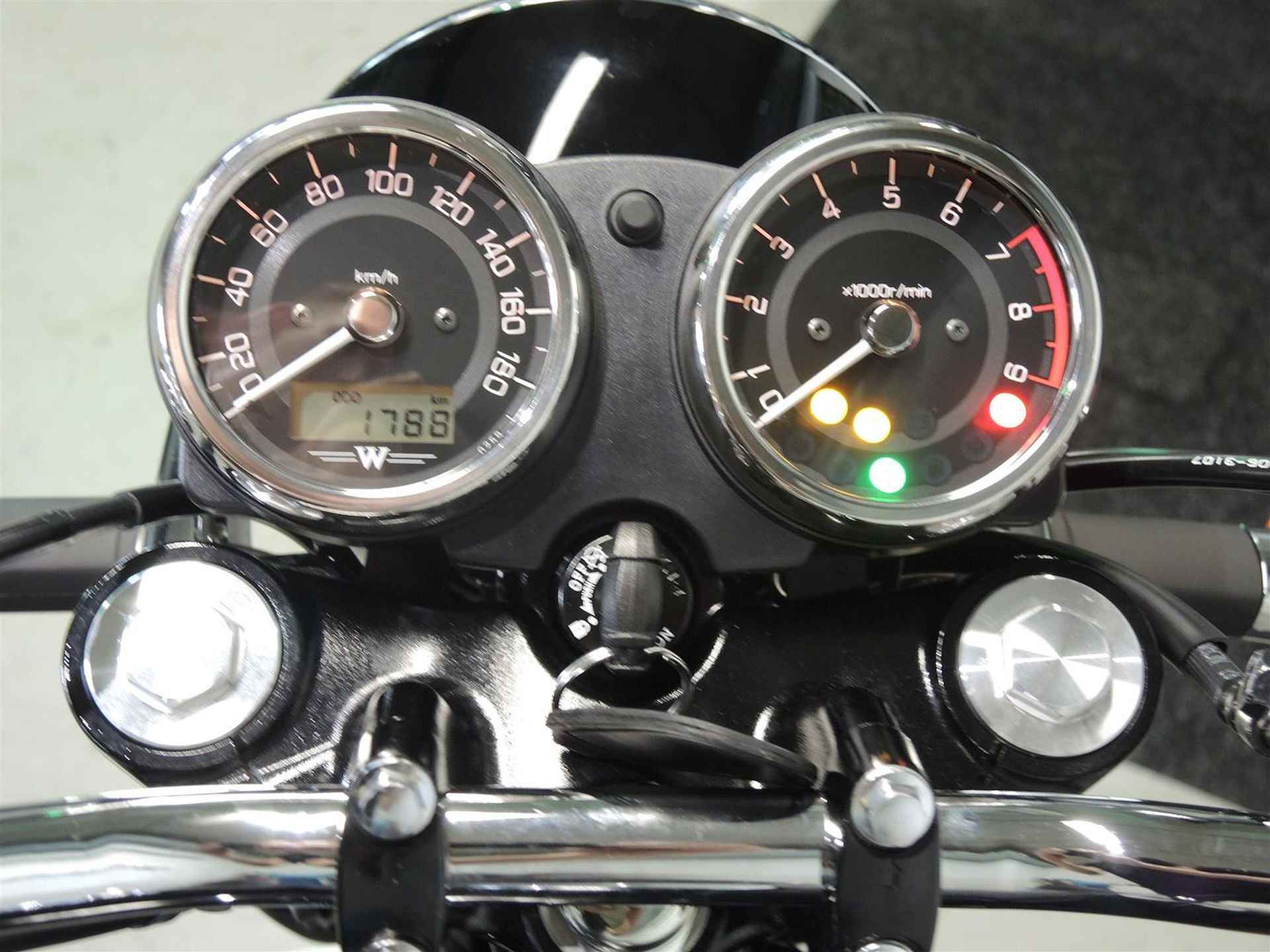 Kawasaki W 800 ABS - 2024 - 2/14