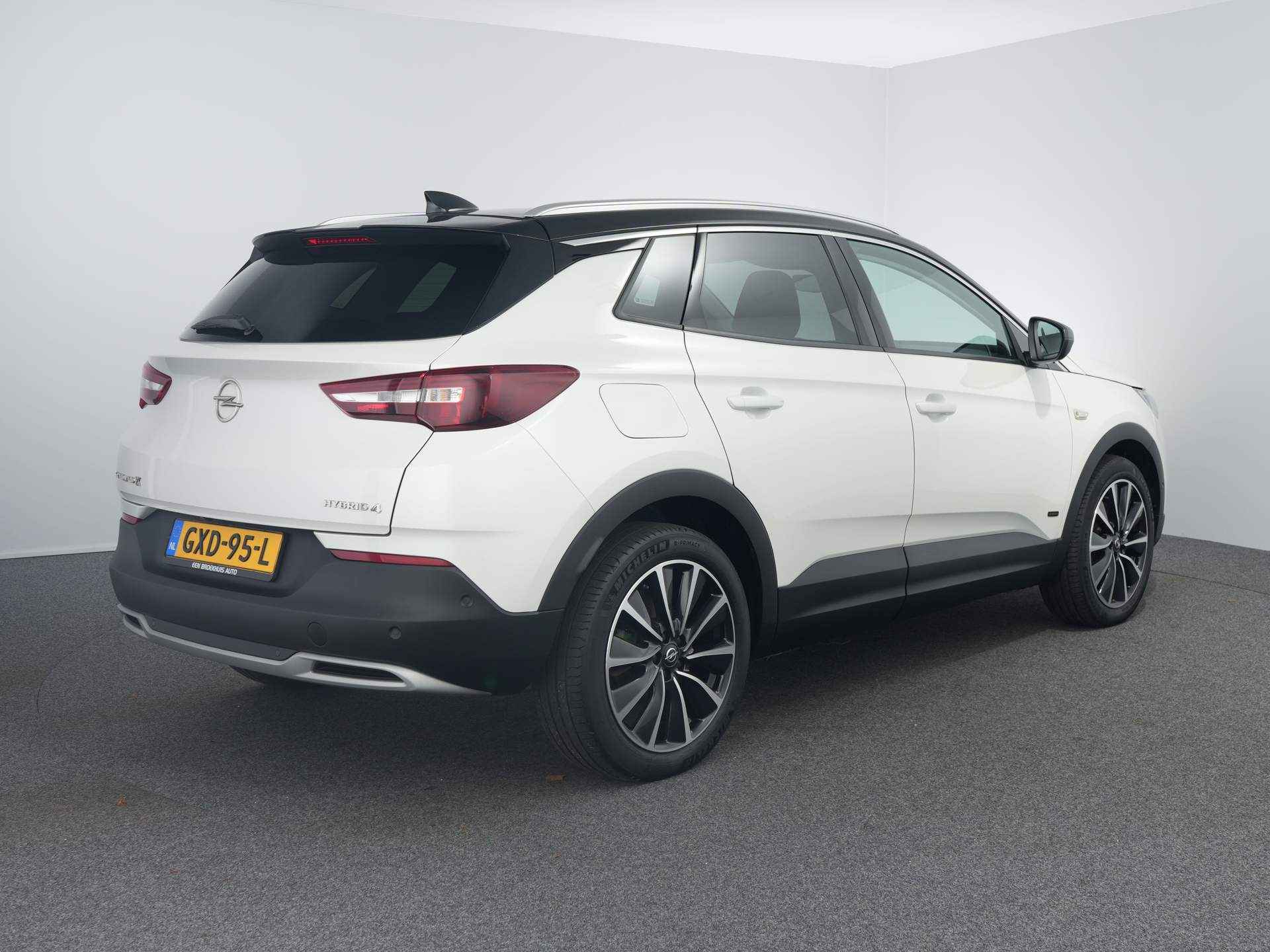 Opel Grandland X 1.6 Turbo PHEV Hybrid4 Ultimate 300PK | Stoel koeling/ verwarming | Adaptieve cruise controle | Elektrische kofferbak | Lederen - 2/29