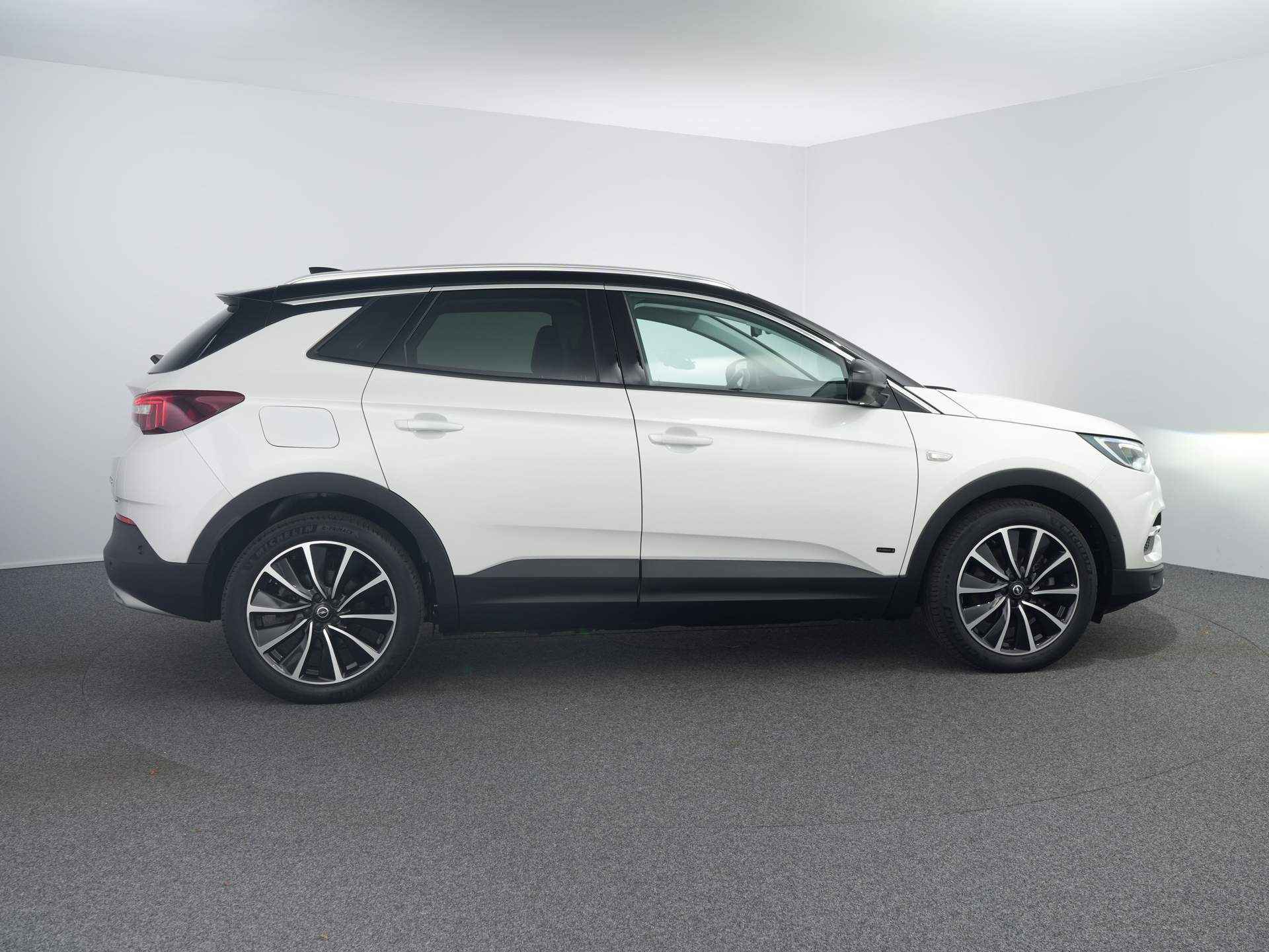 Opel Grandland X 1.6 Turbo PHEV Hybrid4 Ultimate 300PK | Stoel koeling/ verwarming | Adaptieve cruise controle | Elektrische kofferbak | Lederen - 14/29