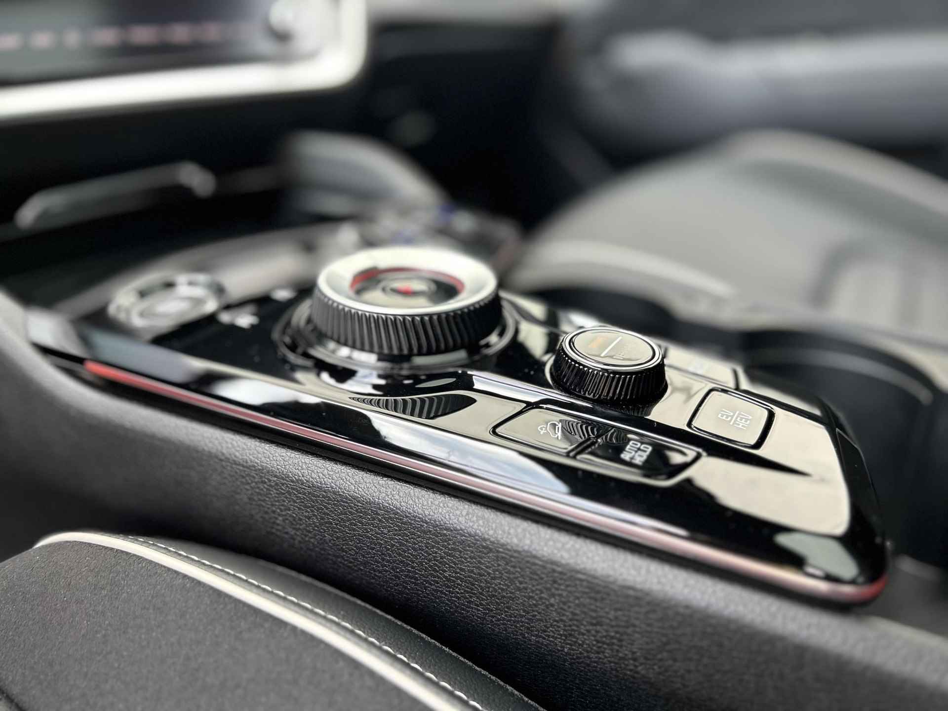 Kia Sportage 1.6 T-GDi Plug-in Hybrid GT-PlusLine | Black Pack | Panoramadak | 360 Camera | Blind Spot | PDC | LED | Cruise | Navi | Key-Less | - 11/31