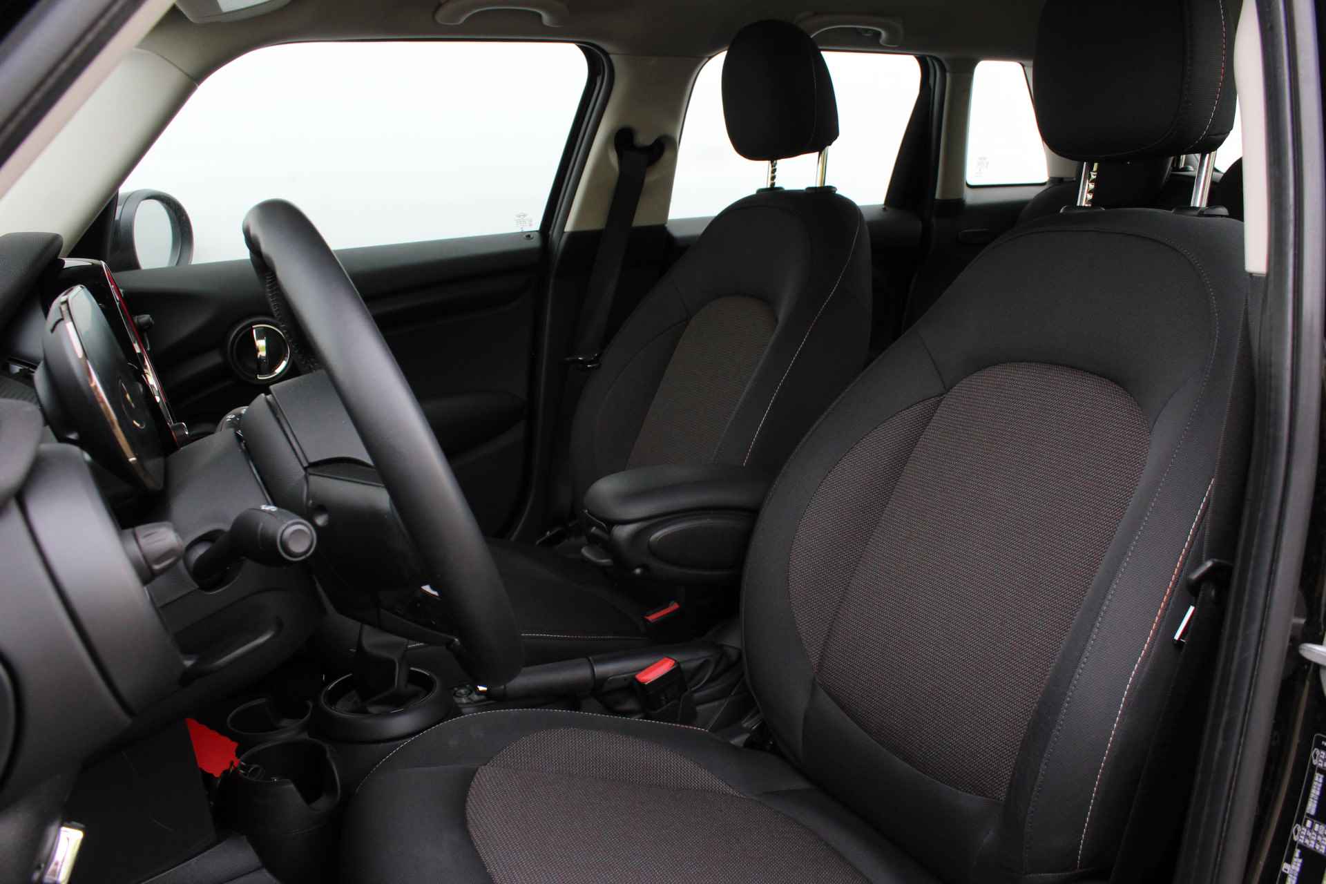 MINI Hatchback Cooper Salt / Cruise Control / PDC achter / Airconditioning / DAB / Navigatie - 8/27