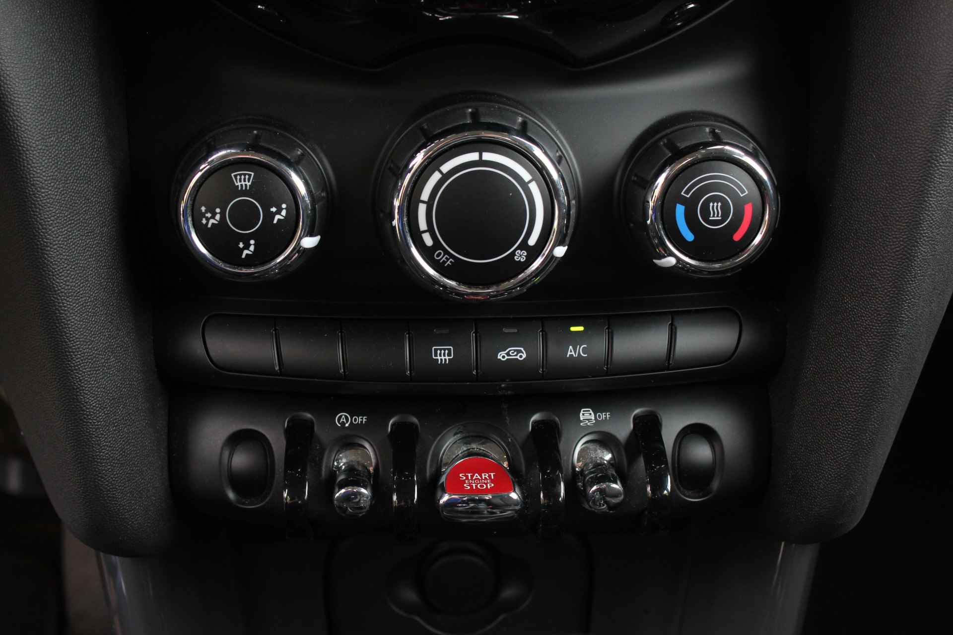 MINI Hatchback Cooper Salt / Cruise Control / PDC achter / Airconditioning / DAB / Navigatie - 23/27