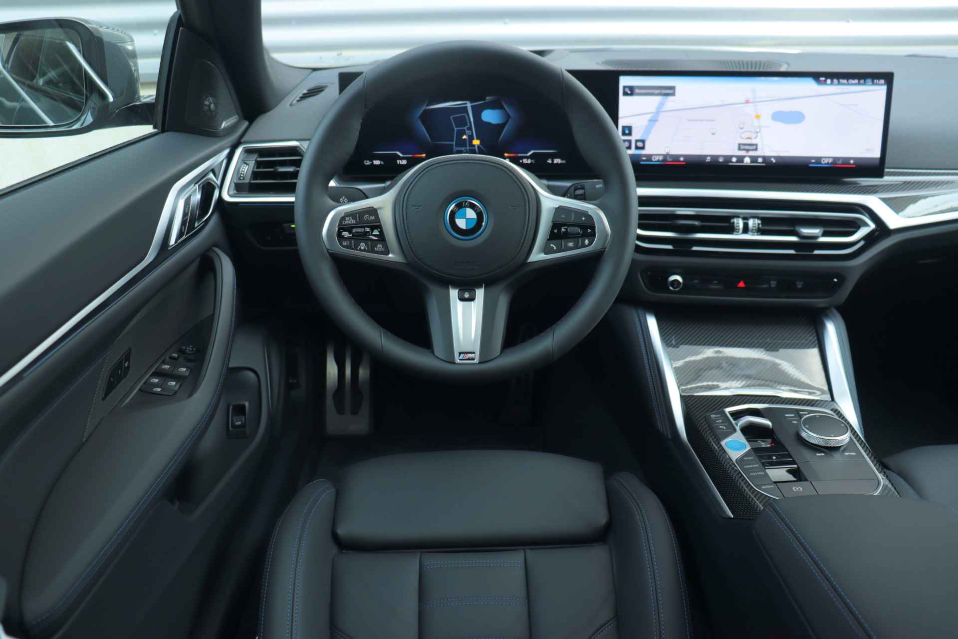 BMW i4 eDrive40 | High Executive / M Sportpakket Pro / Panodak / Driving Assistant Prof. / Harman Kardon / M Sportstoelen / Trekhaak / 20'' LMV - 9/47