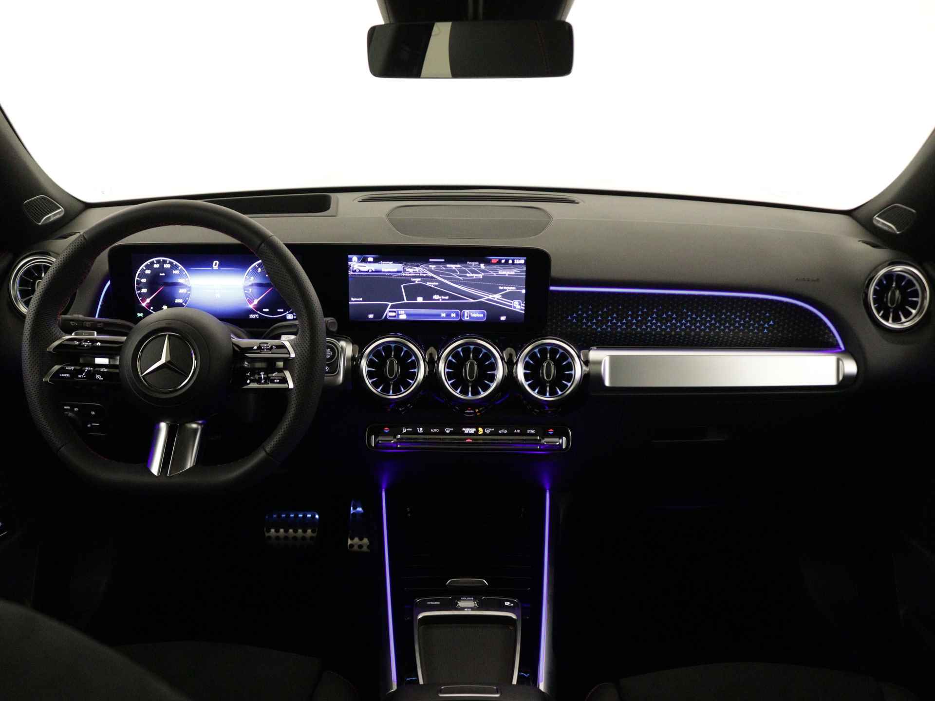 Mercedes-Benz GLB 200 AMG Line | Trekhaak | Premium Plus pakket |  Nightpakket | USB-pakket plus | Dodehoekassistent | Burmester Surround Sound systeem | Keyless-Go comfortpakket | Parkeerpakket met 360°-camera | - 30/40