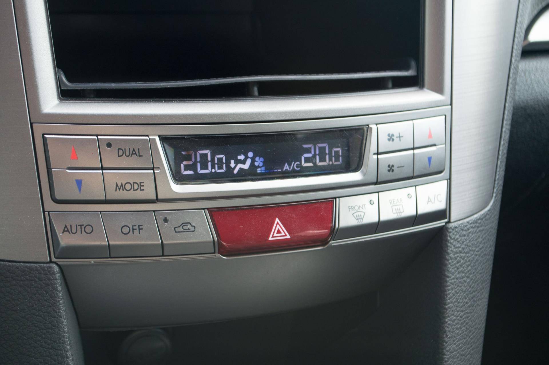 Subaru Legacy 2.0i Luxury Automaat|NAP|TREKHAAK|CRUISE|4 Nwe banden - 27/41