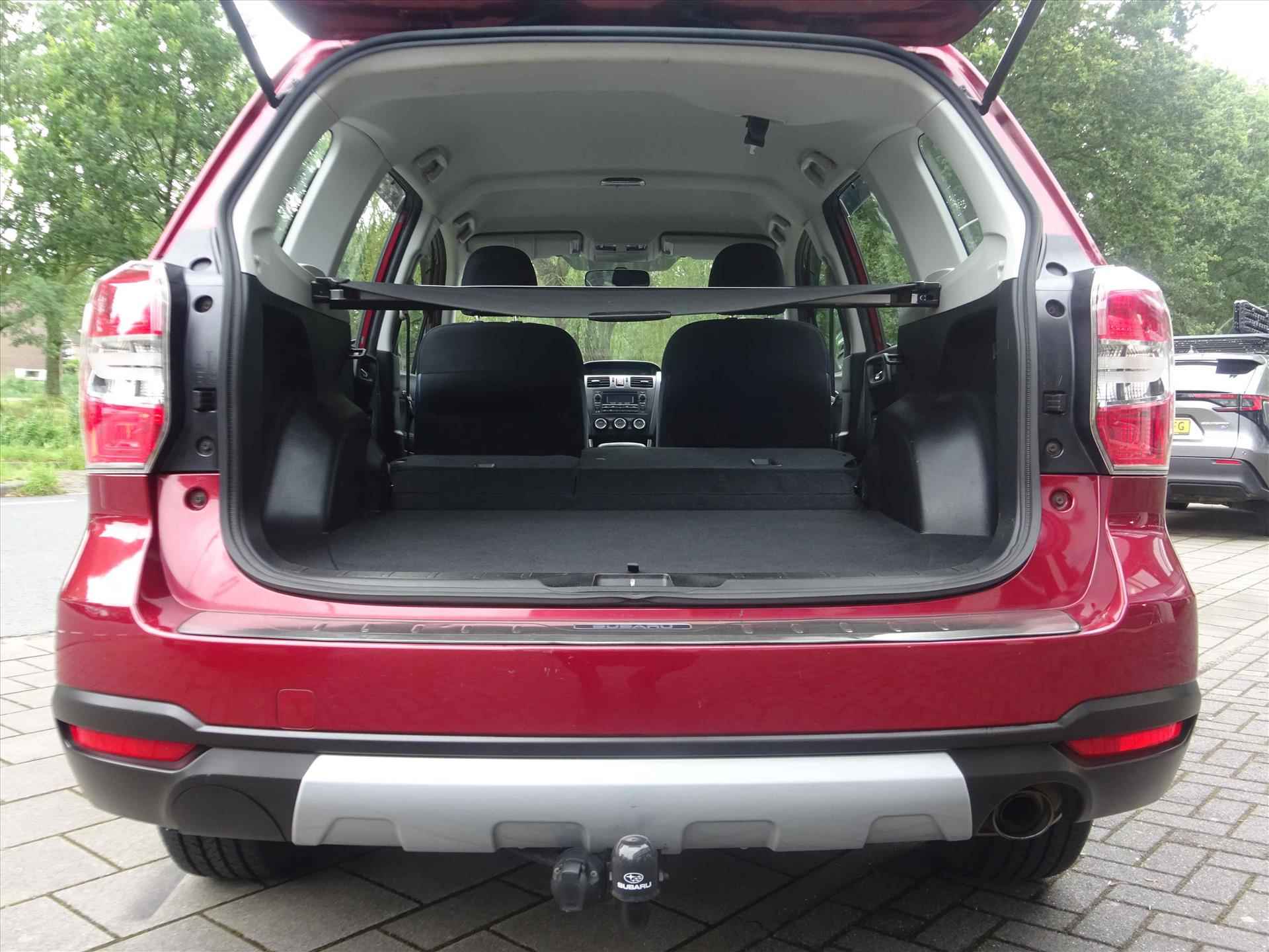 Subaru Forester 2.0i 150pk AWD  CVT Luxury | Trekhaak | NAP | 2.000kg trekgew. - 14/43