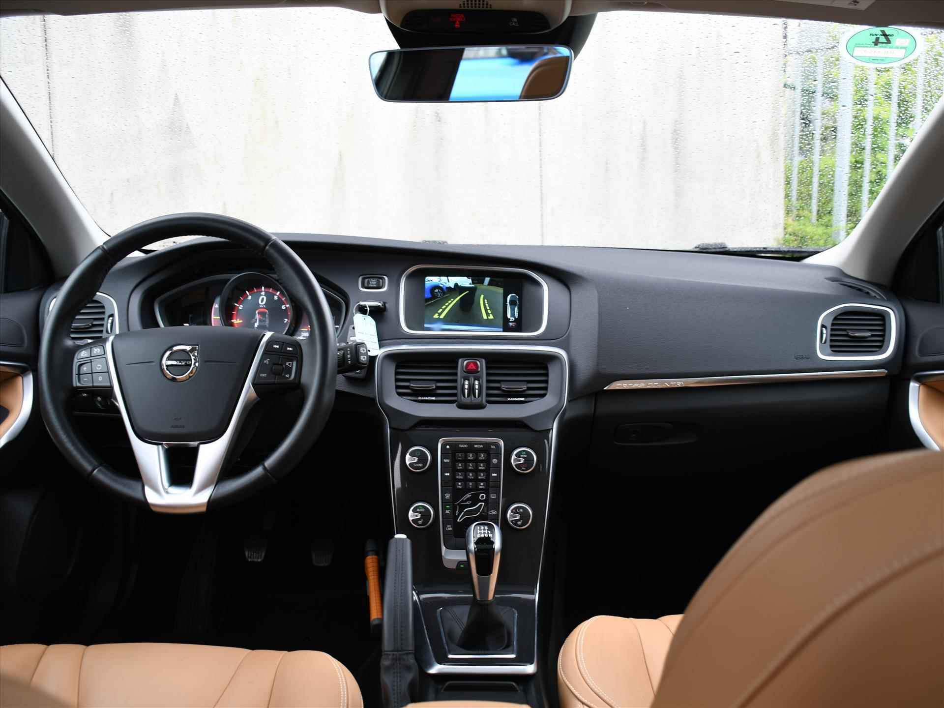 Volvo V40 Cross Country Nordic+ 2.0 T3 152pk NAVI | CRUISE | CLIMA | LEDER | STOELVERWARMING | MEMORY BESTUURDERSTOEL | KEYLESS - 11/35