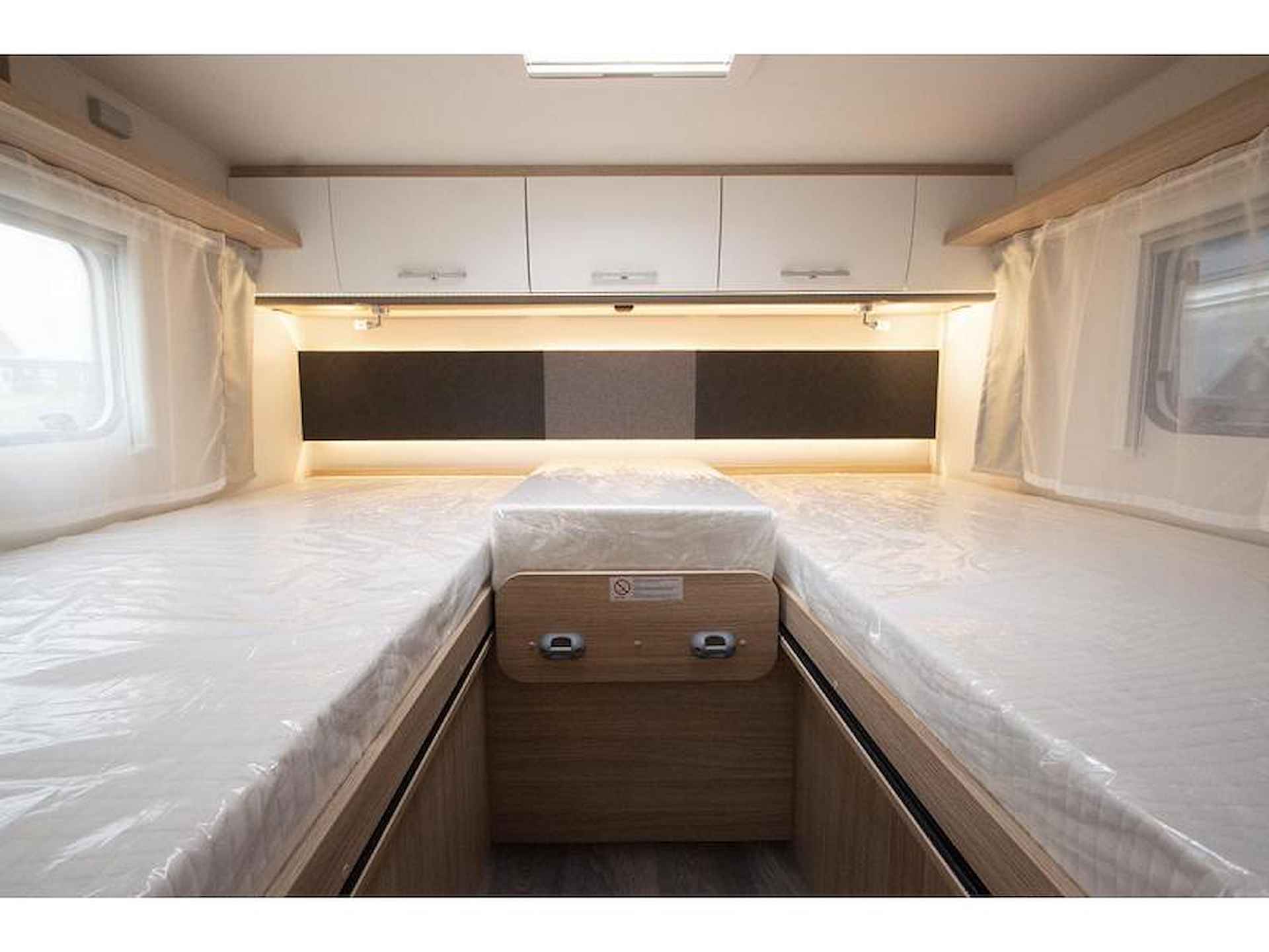 Sunlight T66  halfintegraal camper - 13/16