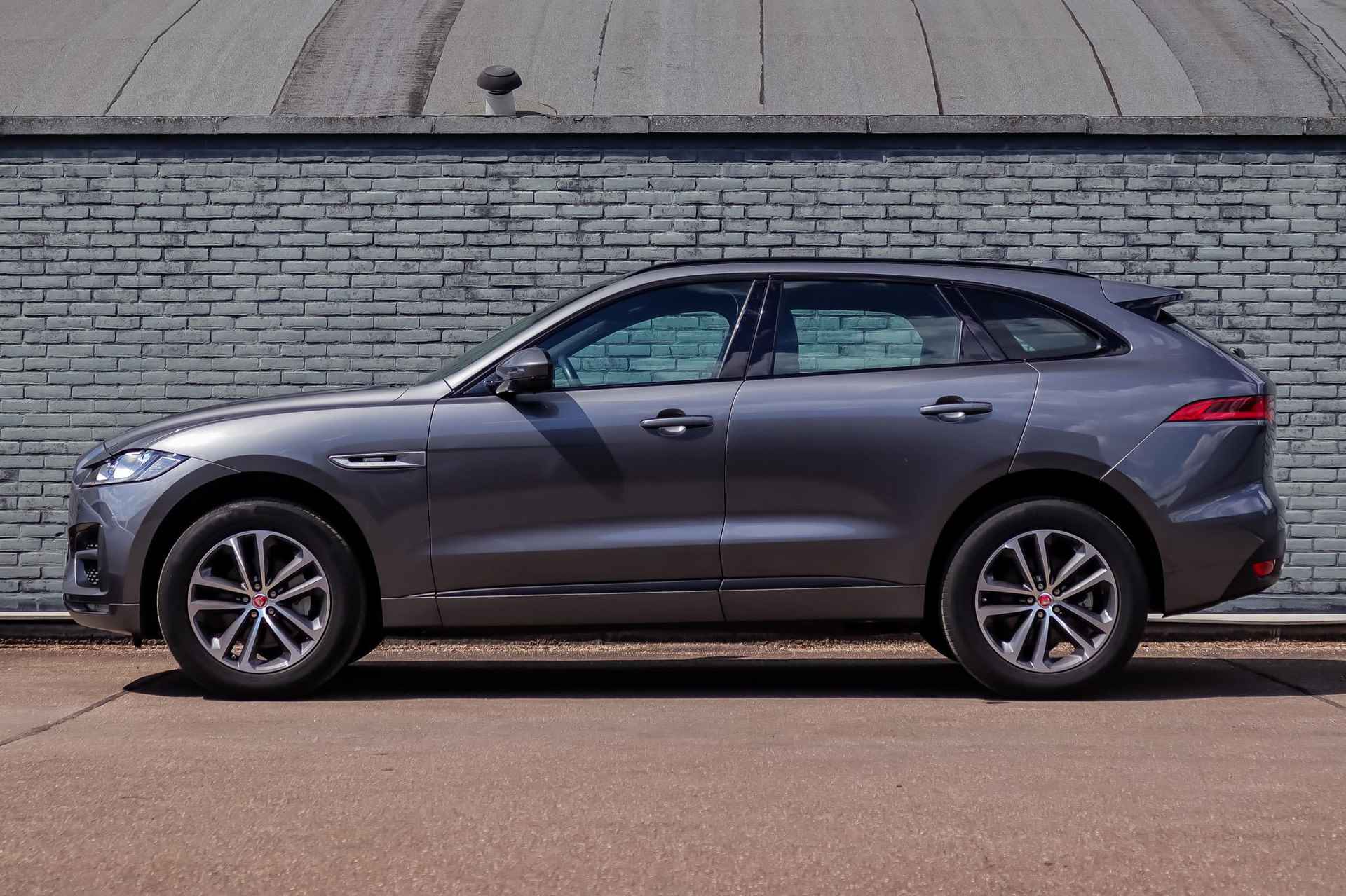 Jaguar F-PACE 2.0t 250PK AWD Premium Sport Edition | Panoramadak | Bi-Xenon | Stoelverwarming | Lederen Bekleding | Stoelverwarming - 7/36