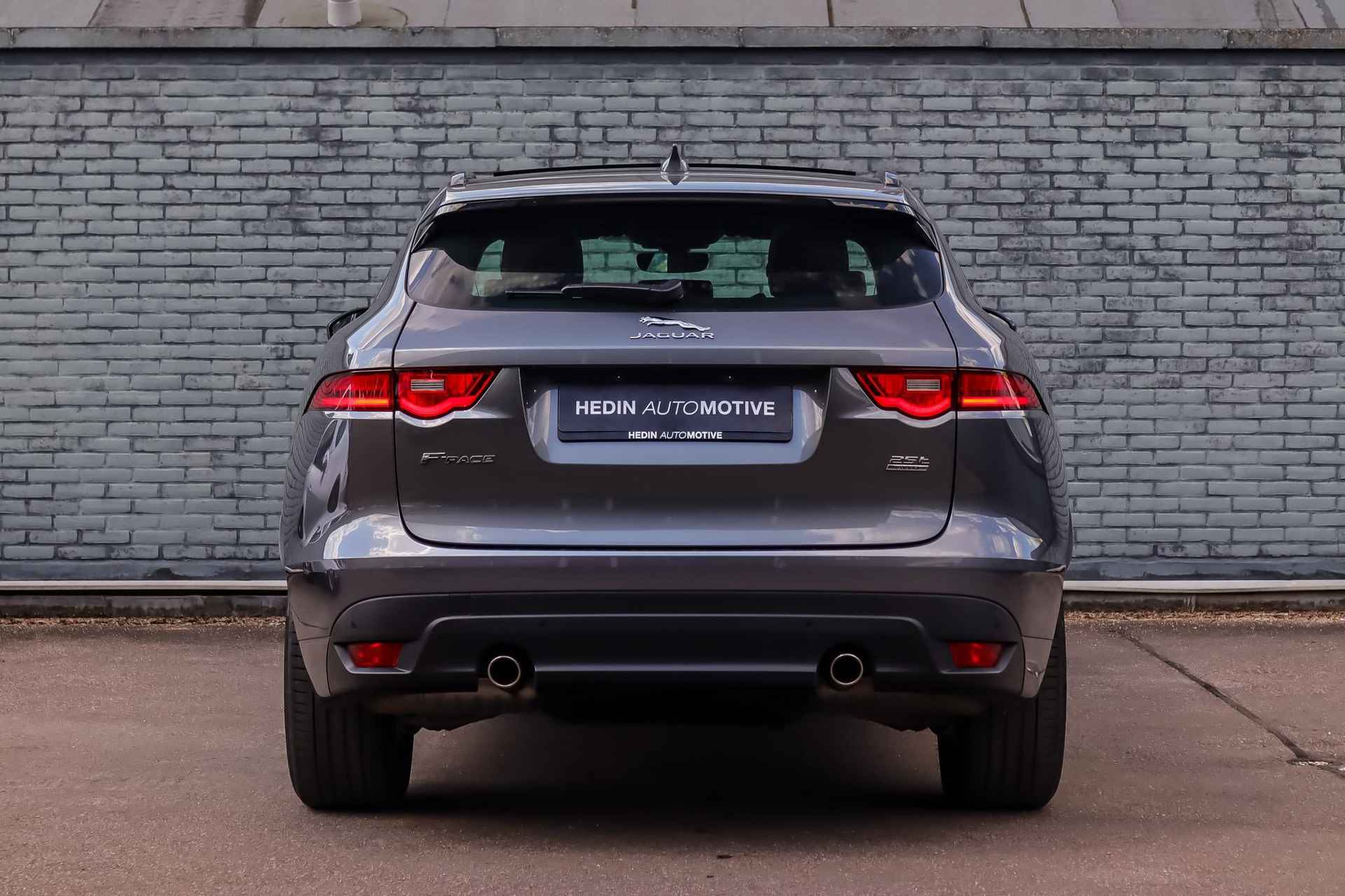 Jaguar F-PACE 2.0t 250PK AWD Premium Sport Edition | Panoramadak | Bi-Xenon | Stoelverwarming | Lederen Bekleding | Stoelverwarming - 8/36