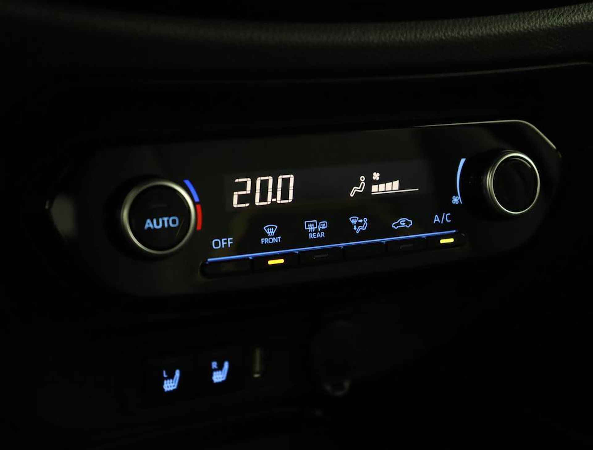 Toyota Aygo X 1.0 VVT-i S-CVT Premium - 7/52