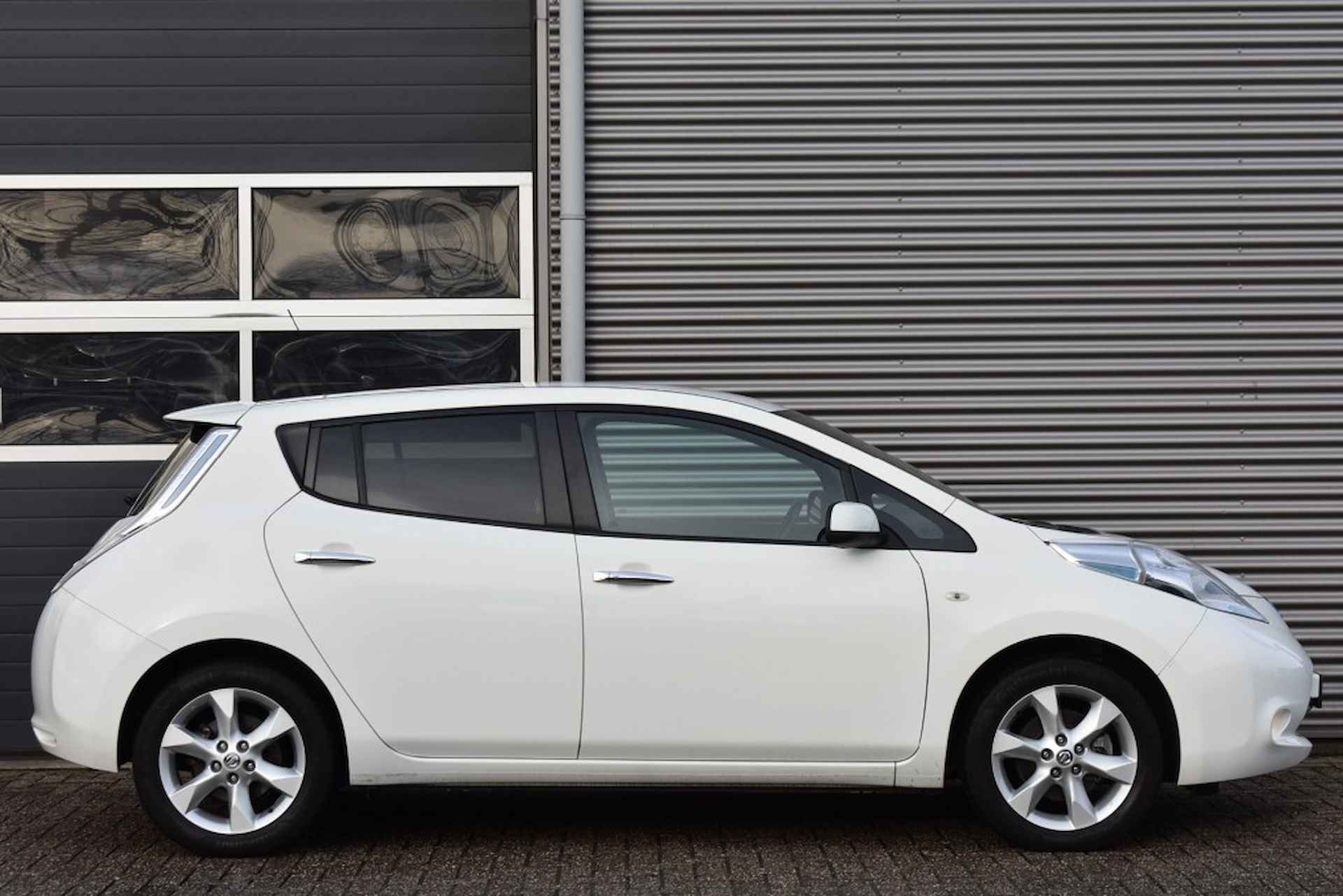 NISSAN Leaf ACENTA 30 KWH / NAVI / P.CAMERA / STOEL(STUUR) VERW. V+A / Ã¢ÂÂ¬ 200 - 4/29