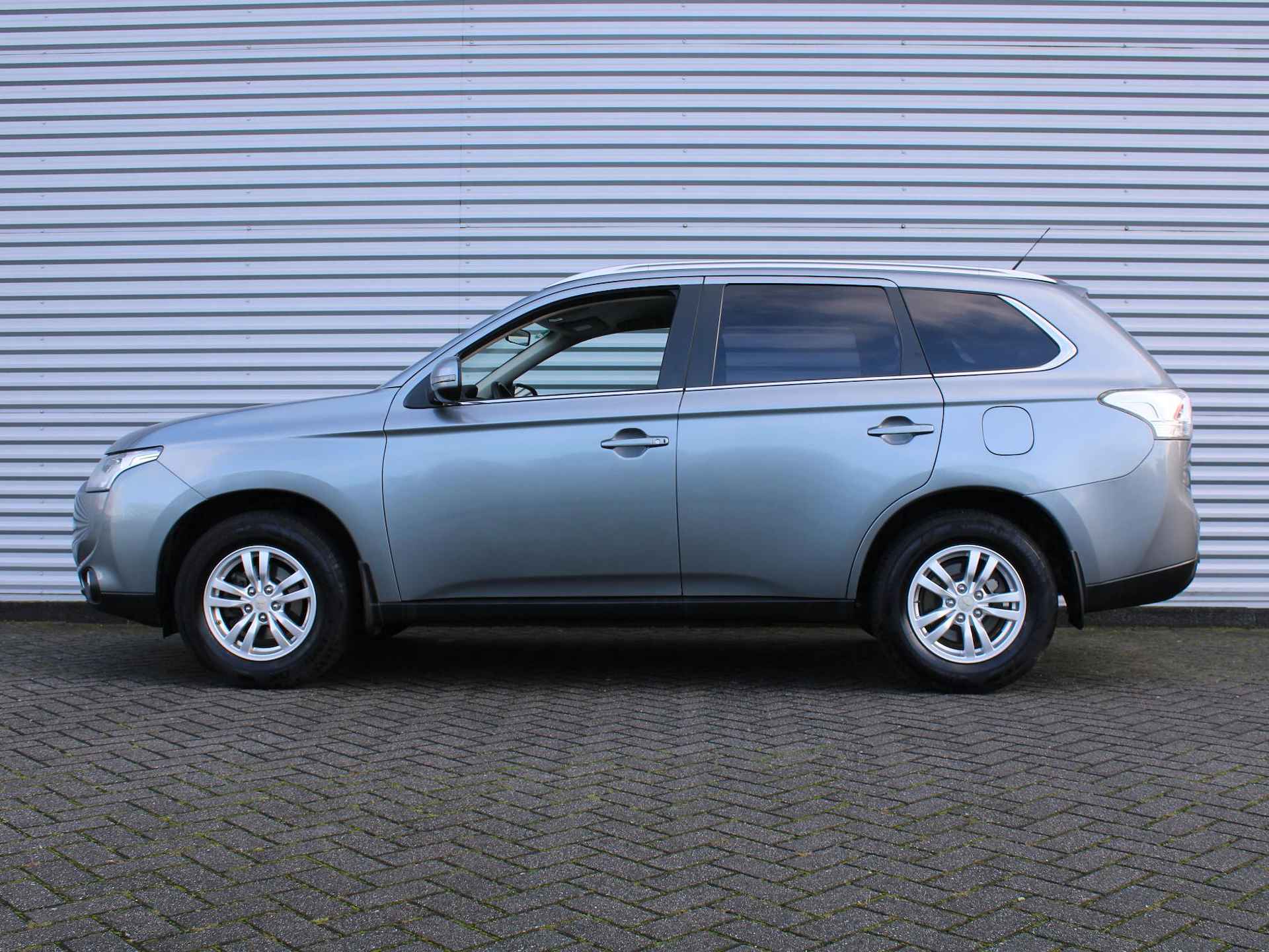 Mitsubishi Outlander 2.0 Business Edition | 7 persoons | Trekhaak | Airco | 16" LM | - 8/33