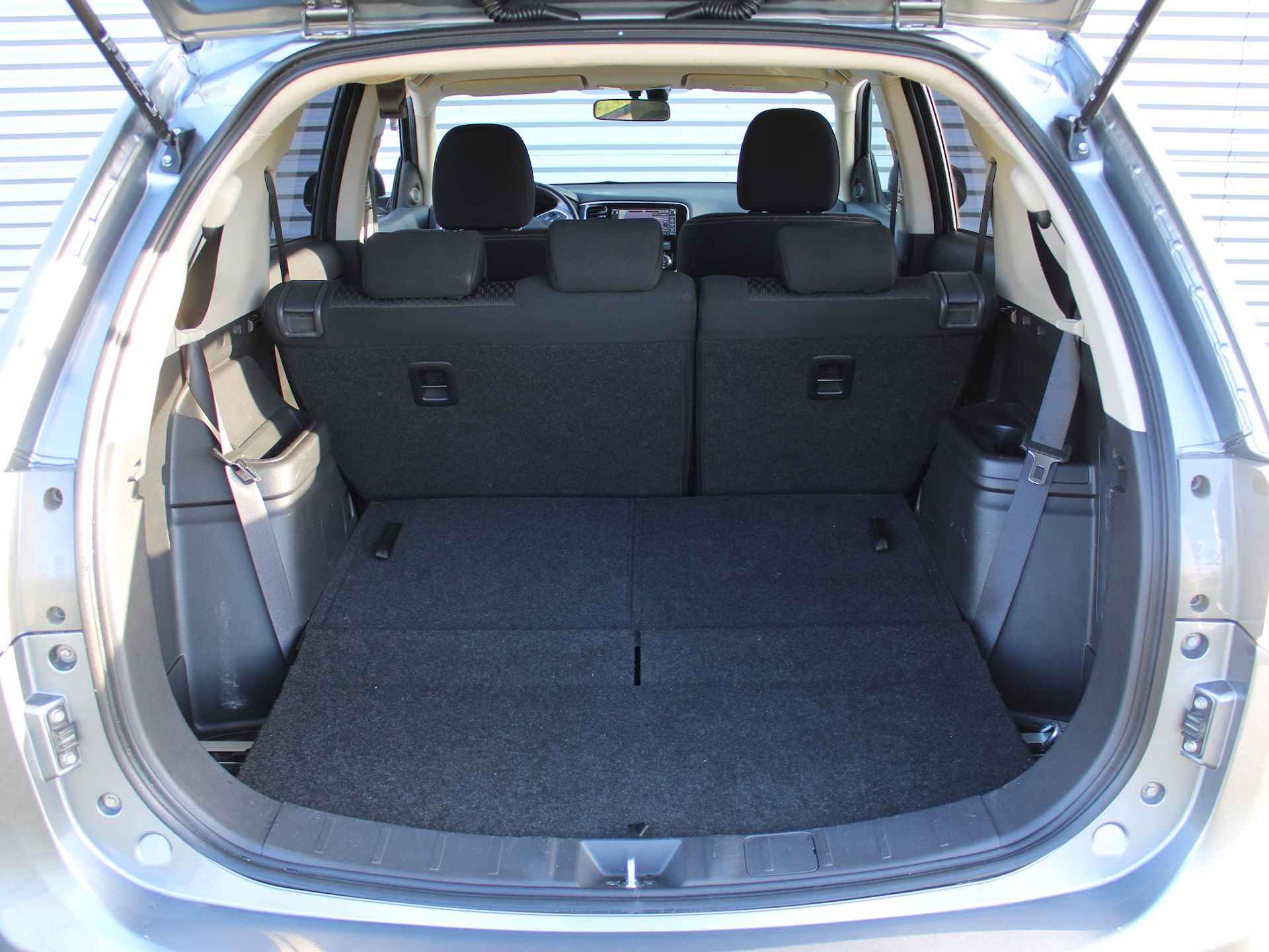 Mitsubishi Outlander 2.0 Business Edition | 7 persoons | Trekhaak | Airco | 16" LM | - 30/33