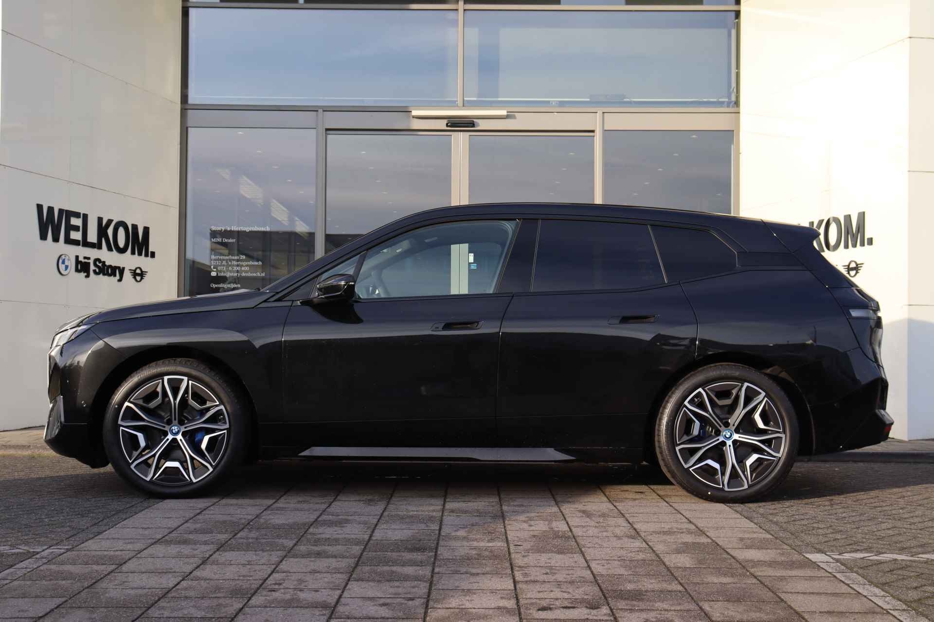 BMW iX xDrive50 High Executive / Sportpakket / Panoramadak Sky Lounge / Trekhaak / Laserlight / Parking Assistant Plus / Multifunctionele Stoelen / Comfort Access - 6/44