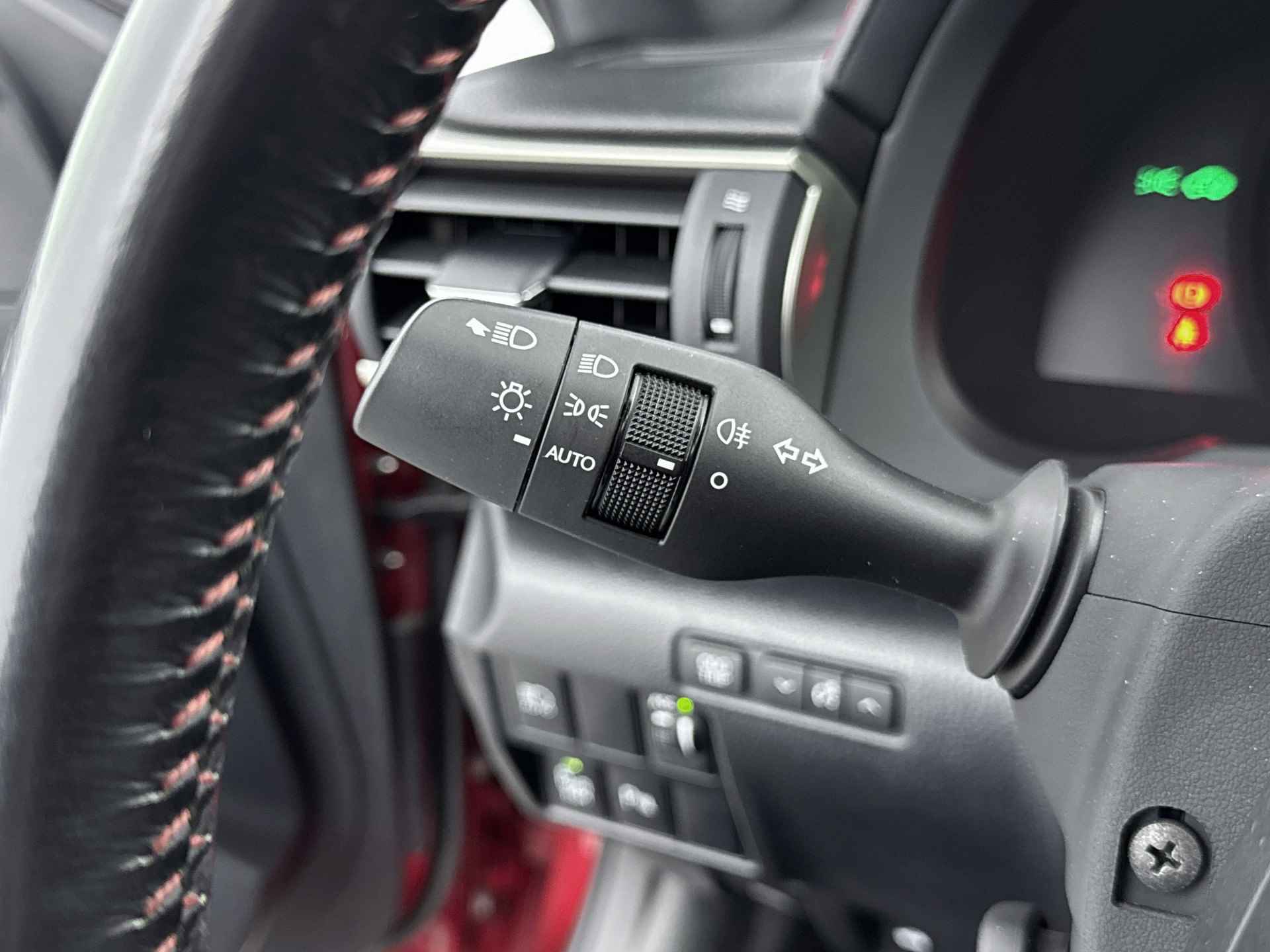 Lexus RC 300h F SPORT Line | Schuif/kantel dak \ Navigatie | BSM | LED koplampen | - 24/40