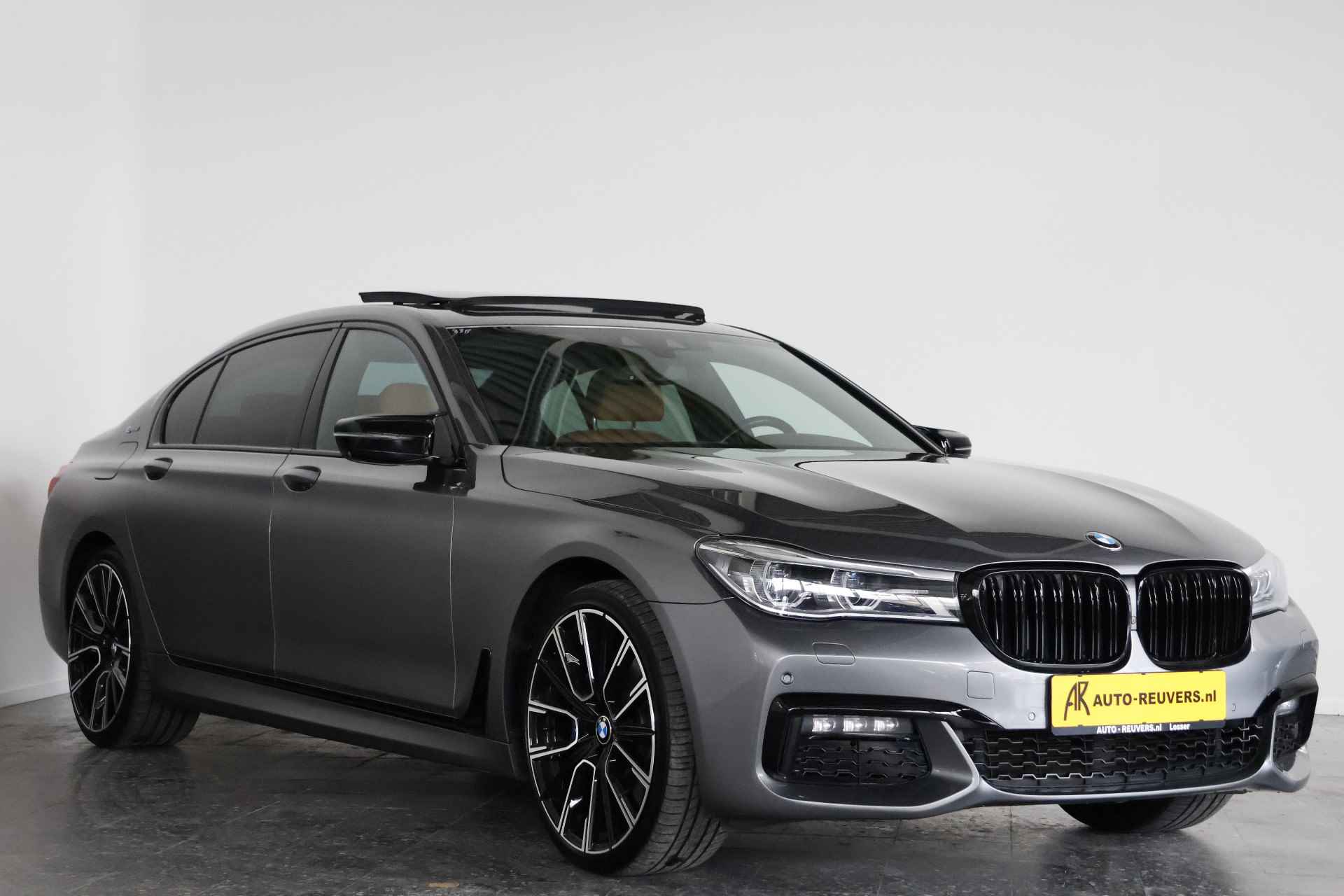 BMW 7 Serie 740Le xDrive iPerformance M-Sport / Sky Lounge Pano / HarmanKardon / HUD / Cam - 4/43