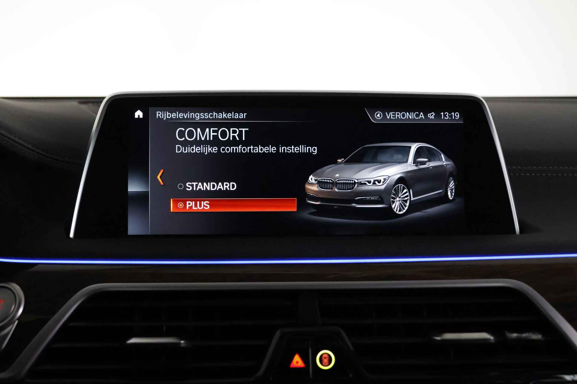 BMW 7 Serie 740Le xDrive iPerformance M-Sport / Sky Lounge Pano / HarmanKardon / HUD / Cam - 34/43