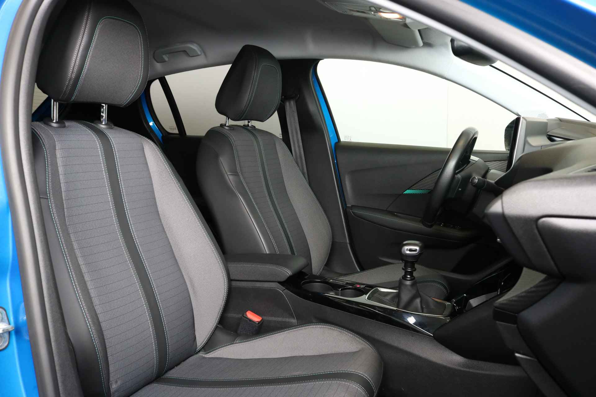 Peugeot 208 1.2 PureTech 100PK Allure | Navi | Cruise | Camera | Climate | DAB | Parkeersensoren V+A | 16" Lichtmetaal | - 14/41