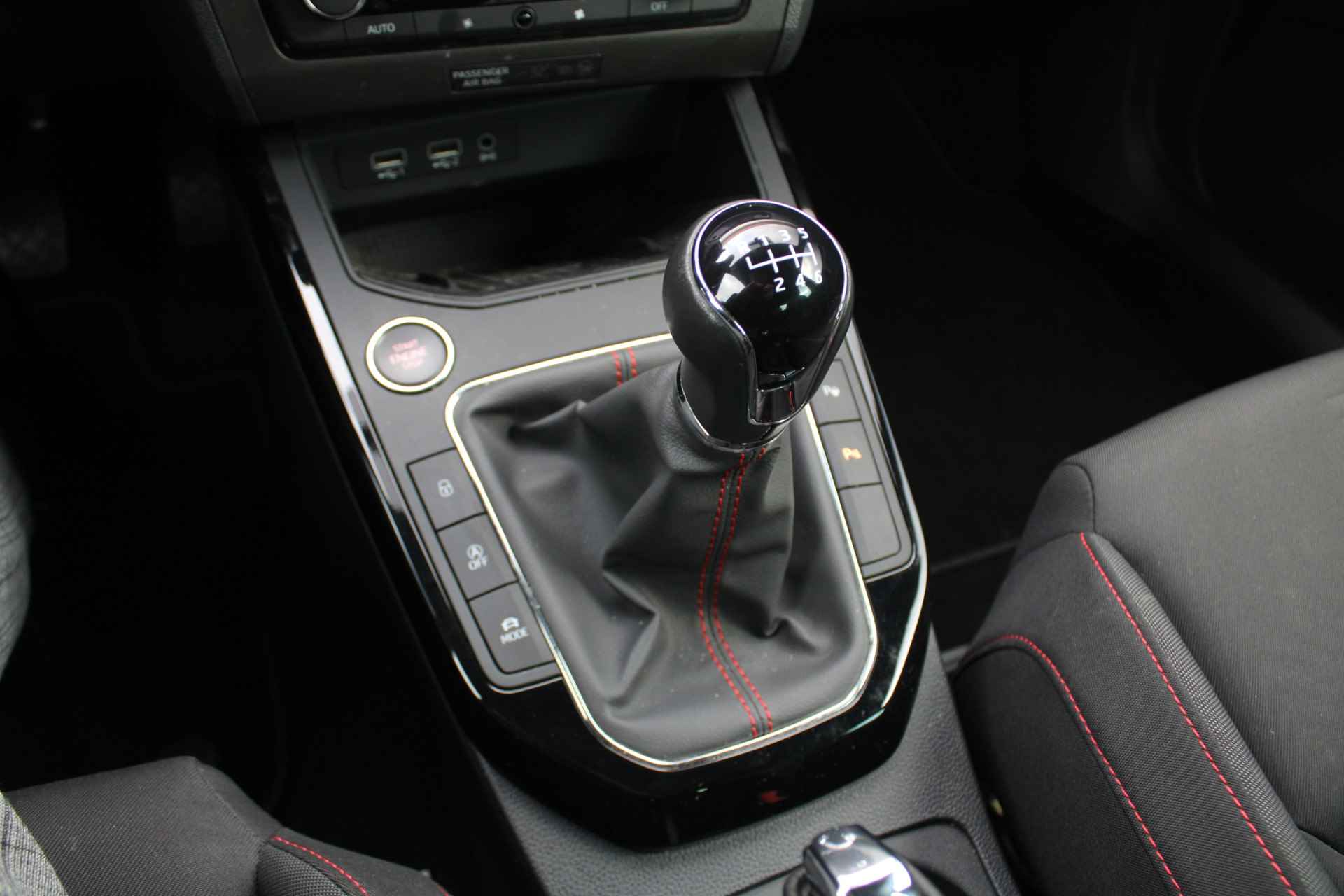 SEAT Arona 1.0 TSI FR Adaptieve Cruise Control, Achteruitrijcamera, Apple Carplay/Android Auto, Dodehoek Detectie - 21/43
