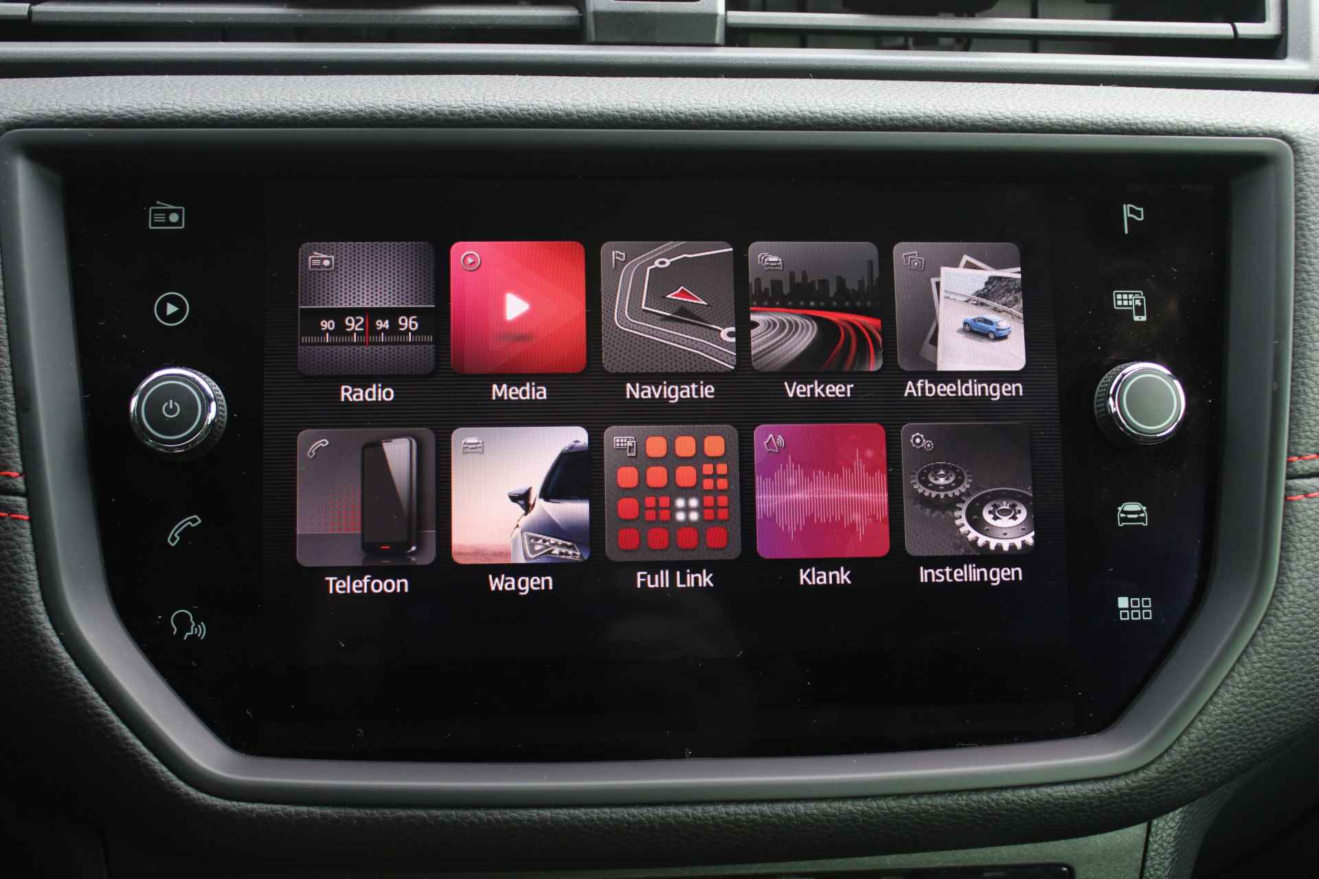SEAT Arona 1.0 TSI FR Adaptieve Cruise Control, Achteruitrijcamera, Apple Carplay/Android Auto, Dodehoek Detectie - 32/43
