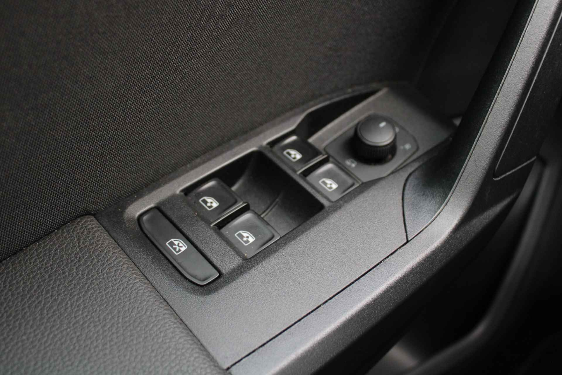 SEAT Arona 1.0 TSI FR Adaptieve Cruise Control, Achteruitrijcamera, Carplay/Android Auto, Dodehoek Detectie - 42/43