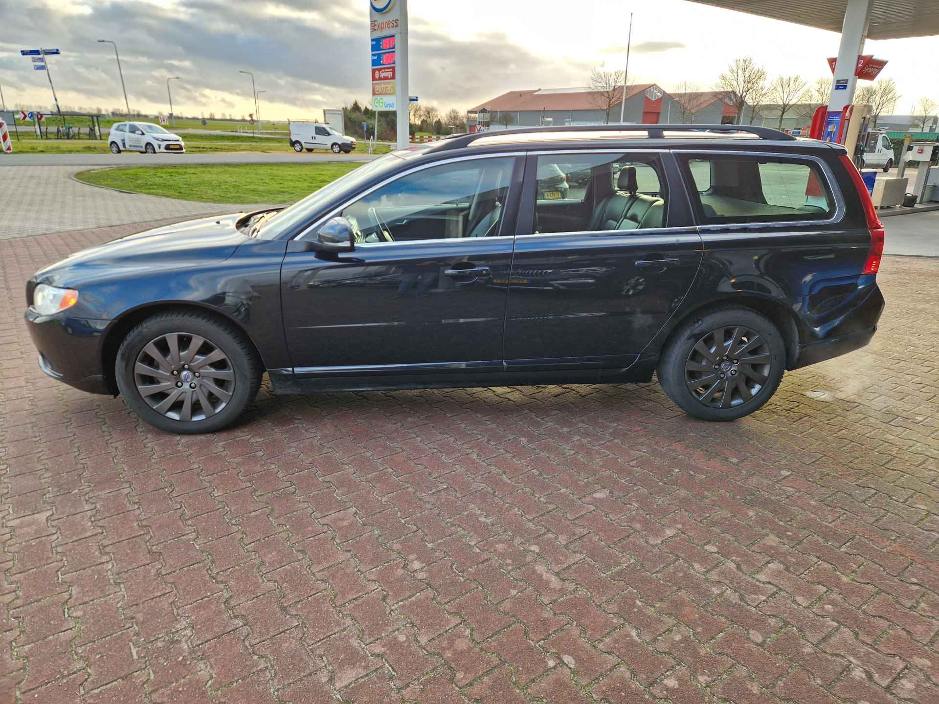 Volvo V70 1.6 T4 Limited Edition ECC | NAVI | ELEKTR ACHTERKLEP | PDC - 6/33