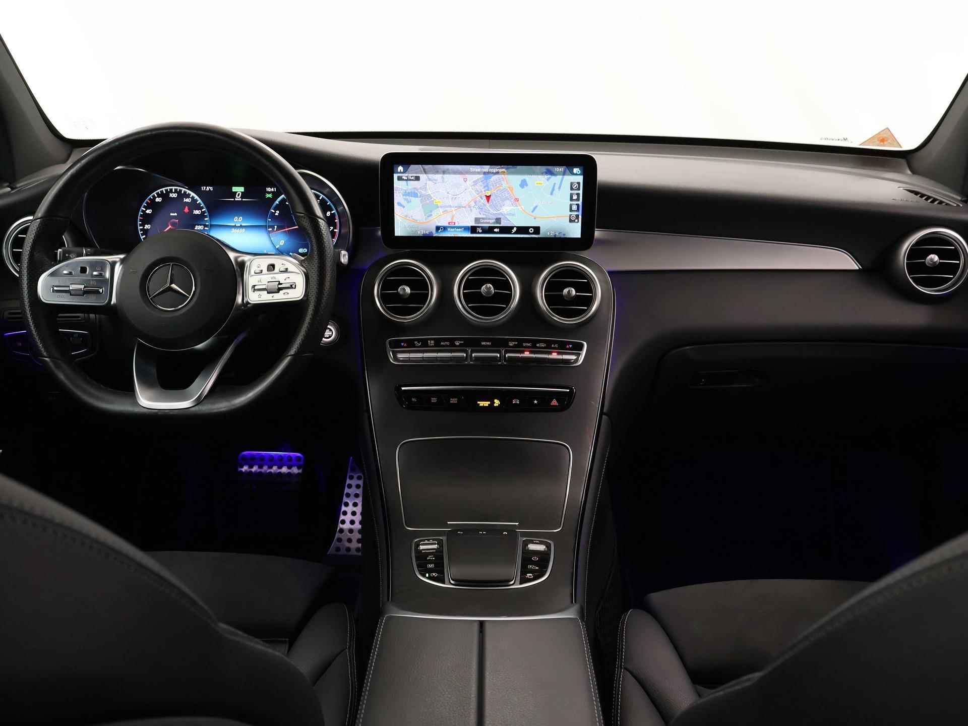 Mercedes-Benz GLC-klasse 200 Premium AMG | Dodehoekassistent | Digitaal Dashboard | Achteruitrijcamera | Sfeerverlichting | - 9/47