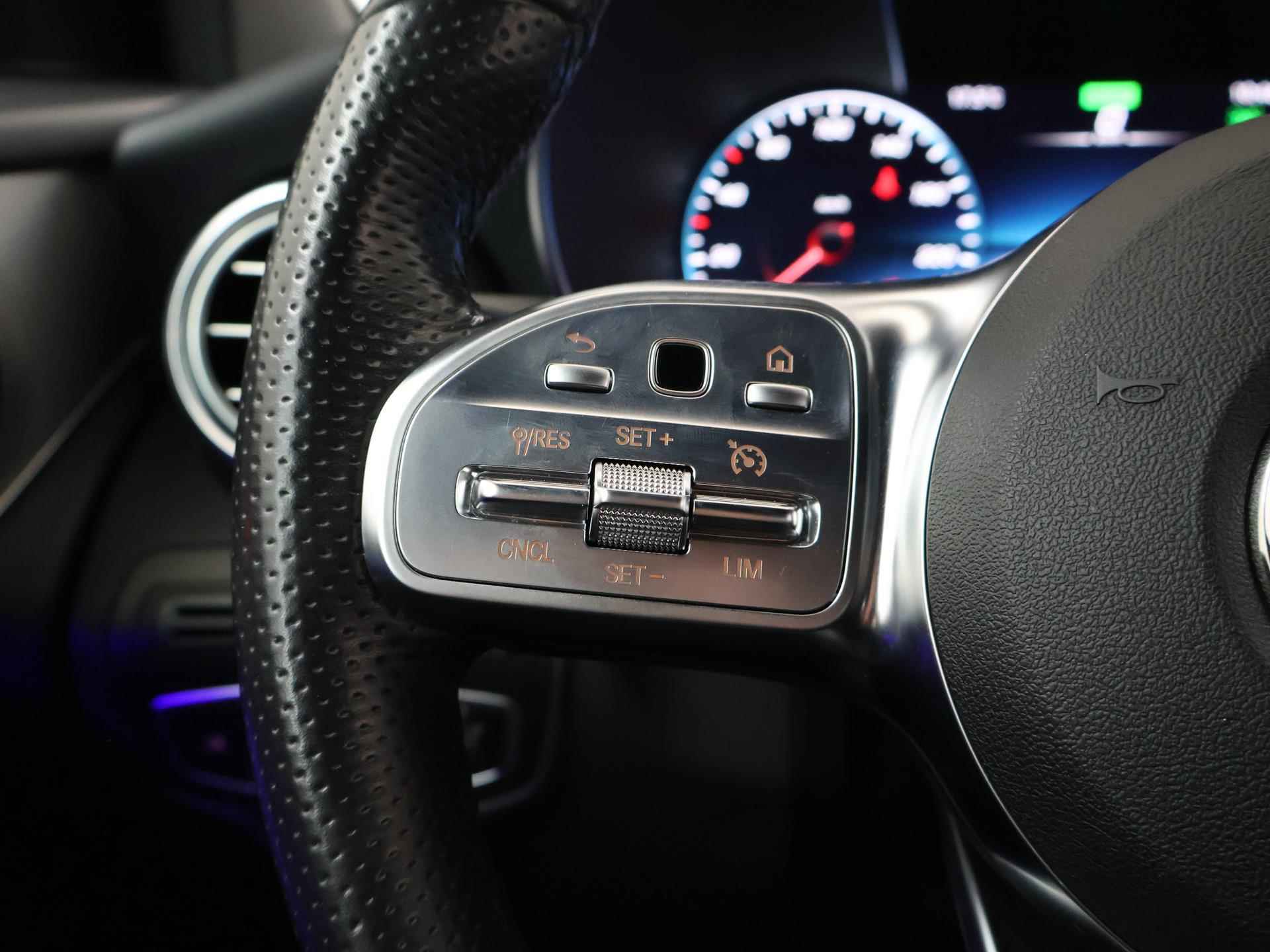 Mercedes-Benz GLC-klasse 200 Premium AMG | Dodehoekassistent | Digitaal Dashboard | Achteruitrijcamera | Sfeerverlichting | - 35/47