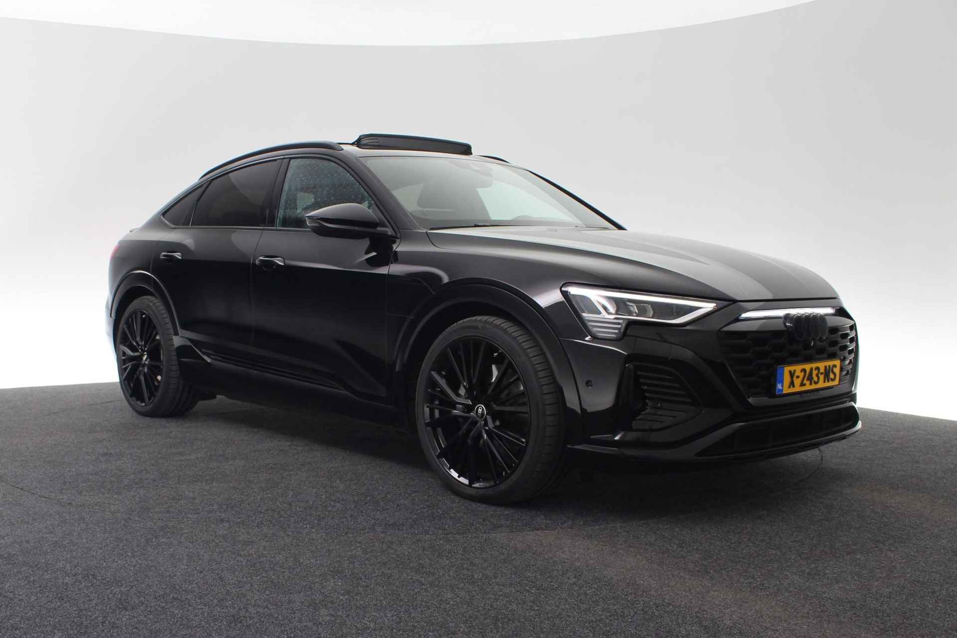 Audi Q8 e-tron Sportback S Edition 250kw/340PK 95Kwh | Panoramadak | Tweede laadaansluiting | Leder | 22 inch lichtmetalen velgen | - 35/41