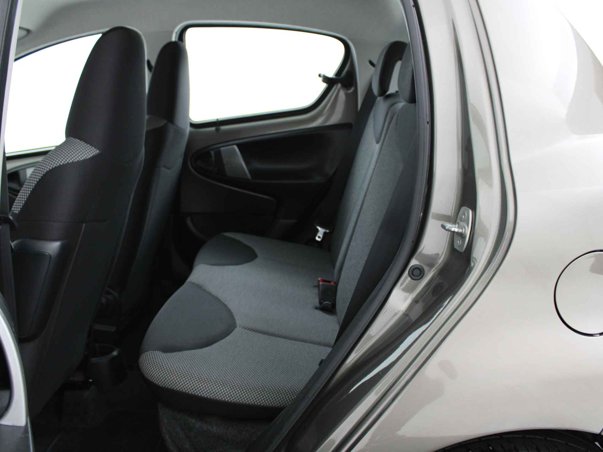 Toyota Aygo 1.0 VVT-i Comfort Limited | Airco | Bluetooth | Elektrische Ramen | - 20/40