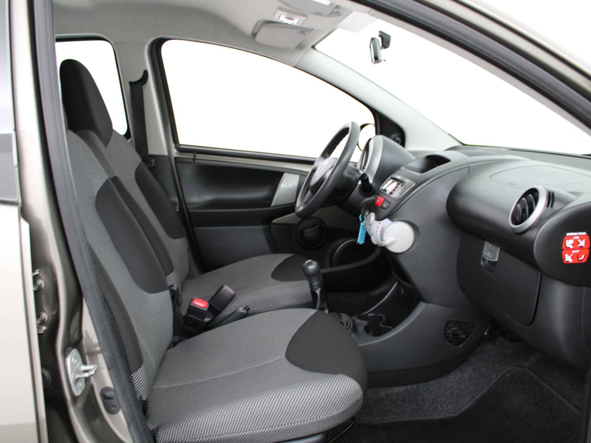 Toyota Aygo 1.0 VVT-i Comfort Limited | Airco | Bluetooth | Elektrische Ramen | - 27/40