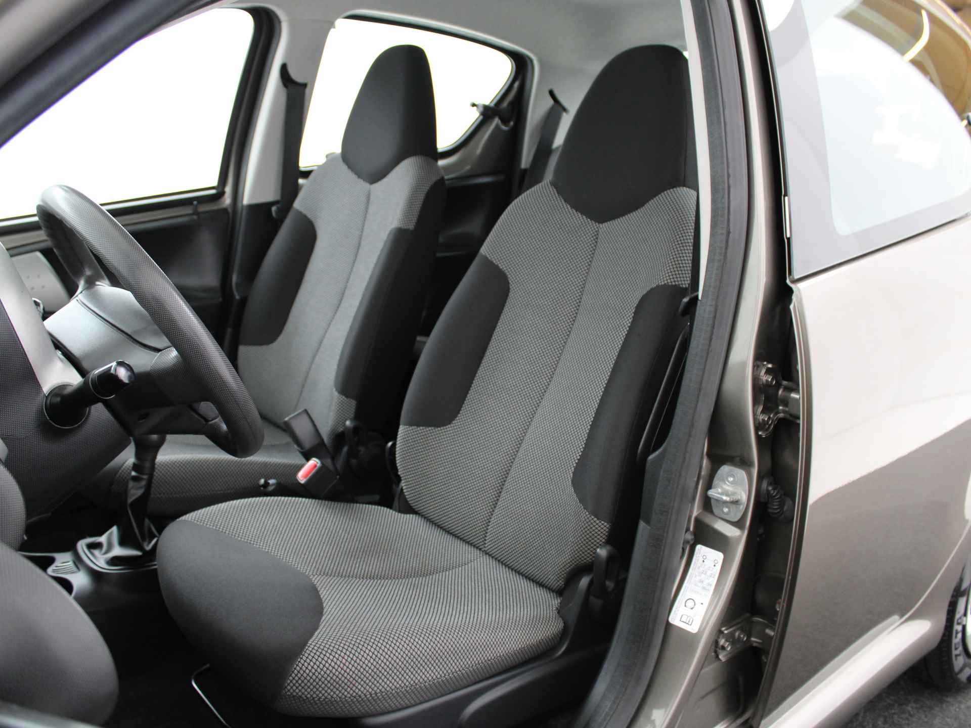 Toyota Aygo 1.0 VVT-i Comfort Limited | Airco | Bluetooth | Elektrische Ramen | - 39/40