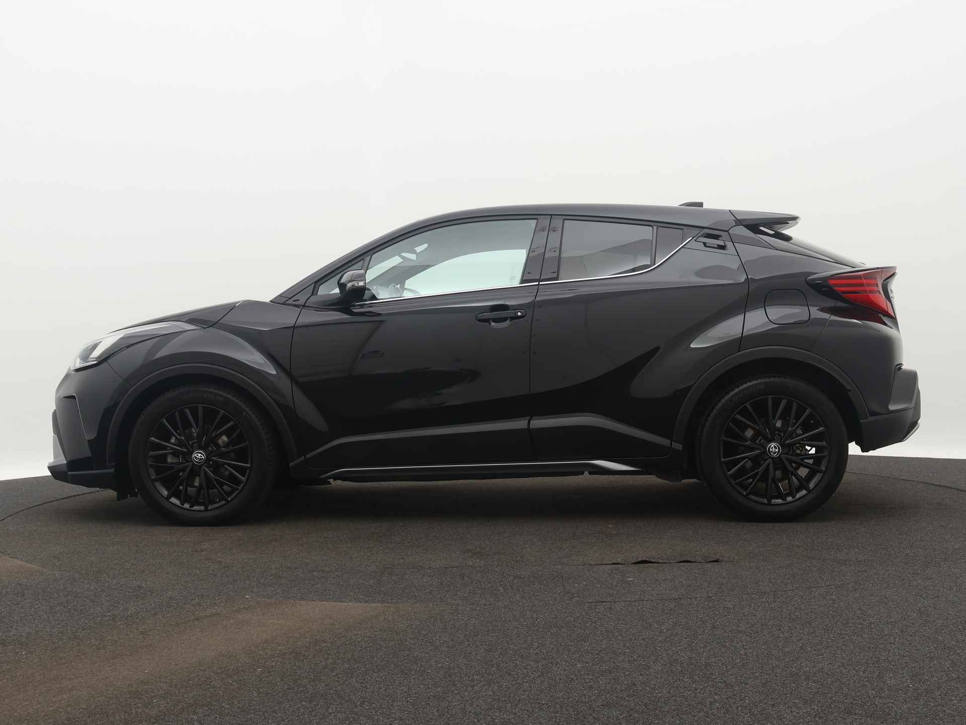 Toyota C-HR 1.8 Hybrid Black Edition Limited | JBL | Camera | LM velgen | Stoelverwarming | Cruise Control Adaptief | Leder | Parkeersensoren | - 4/44