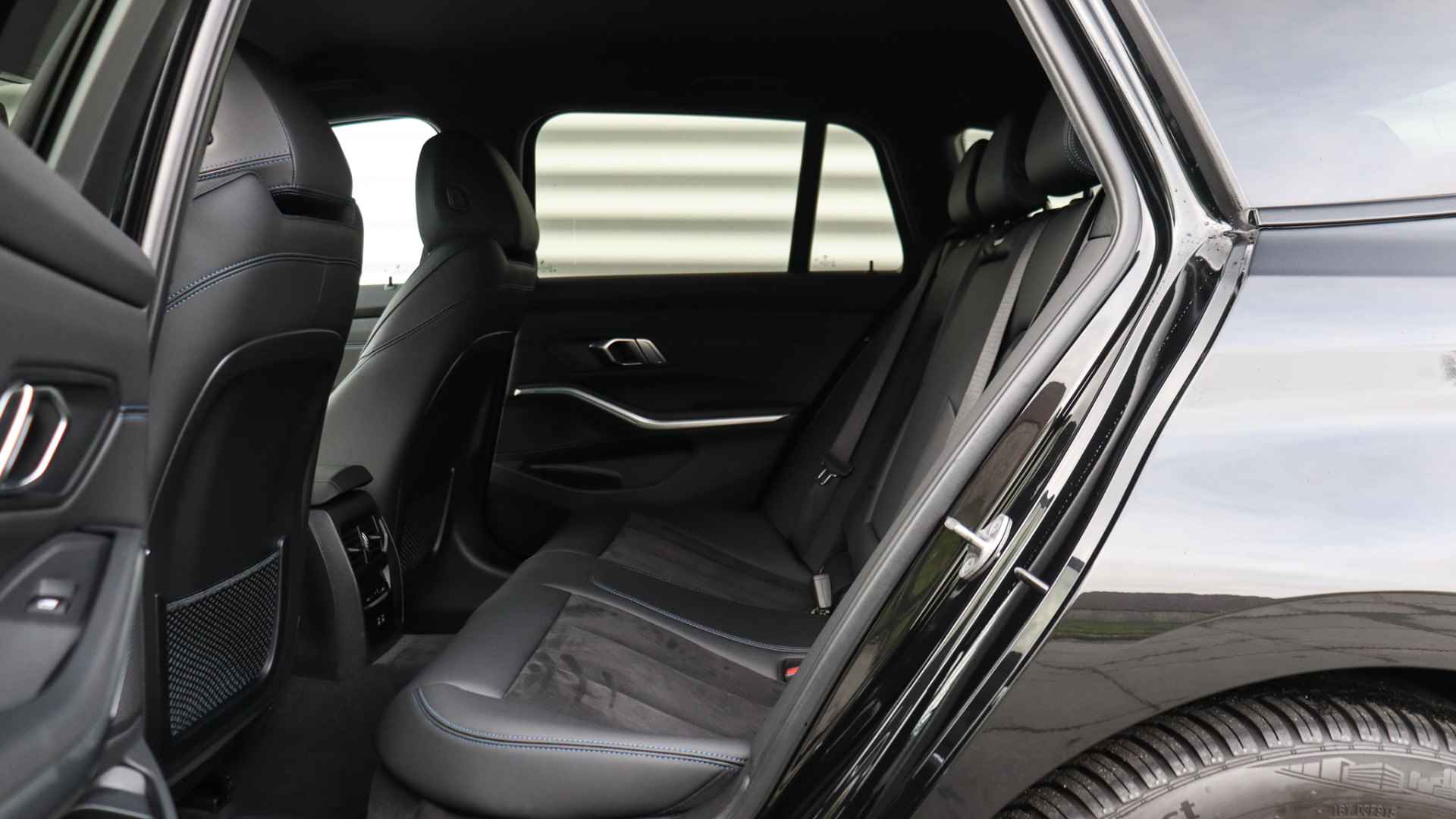 BMW 3 Serie Touring 330e M-Sport | Head-up | Adaptieve Cruise Control | HiFi | Stuurwielverwarming - 20/29