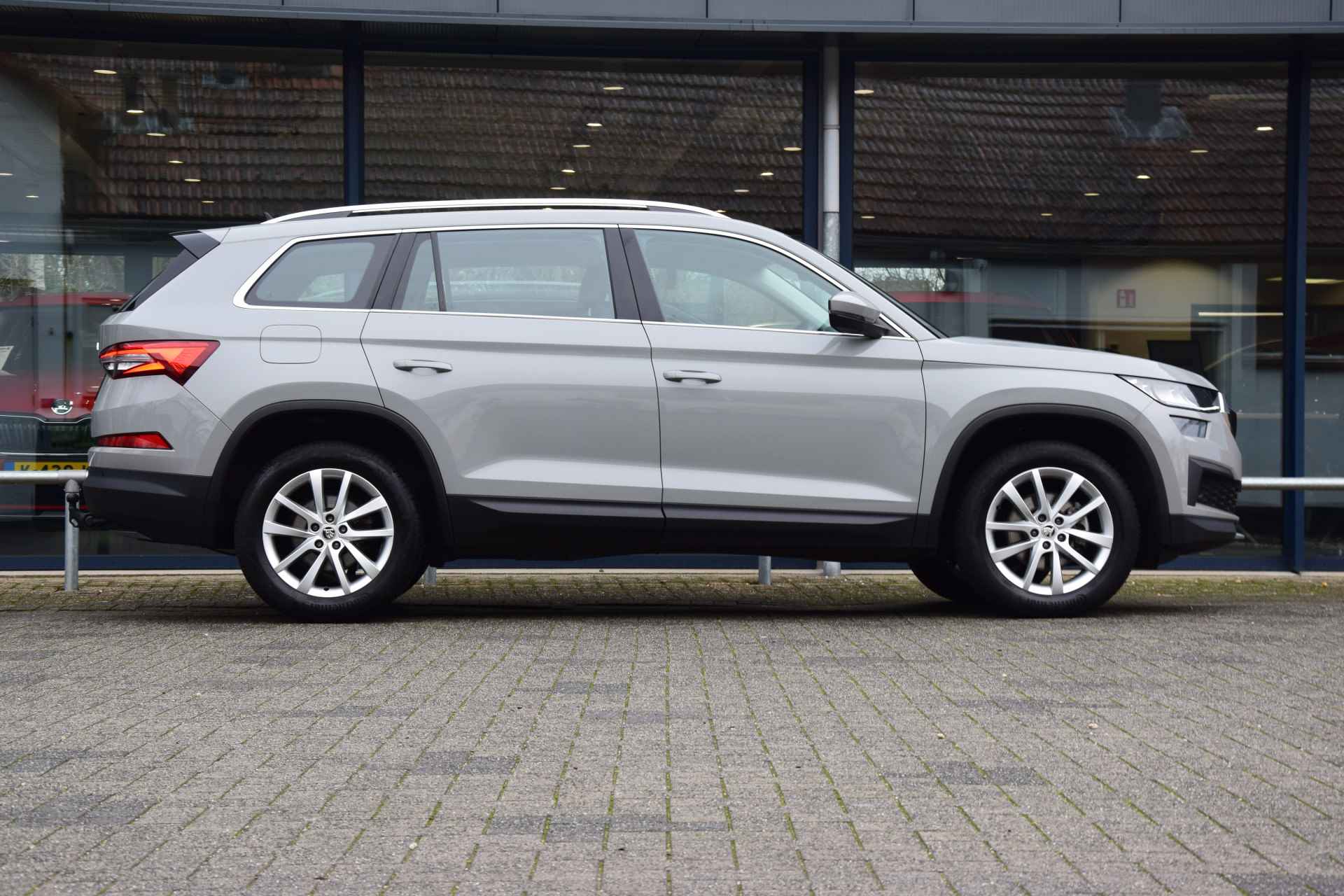 Škoda Kodiaq 1.5 TSI 150PK Business Edition | Org. NL | FabrieksGarantie | Trekhaak | Achteruitrijcamera | 18'' Velgen Met All Season Banden | PDC achter en vóór | Apple CarPlay Andoid Auto) - 5/44