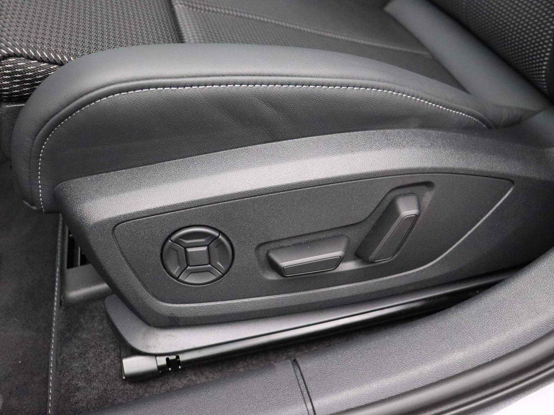 Audi A3 Sportback S edition 35 TFSI 150PK | Sonos | 18 -Inch | Stoelverwarming |   Matrix |  Ambient-Lightning | Elekt.stoelen | Side-Assist | Adapt.Cruise | - 13/38