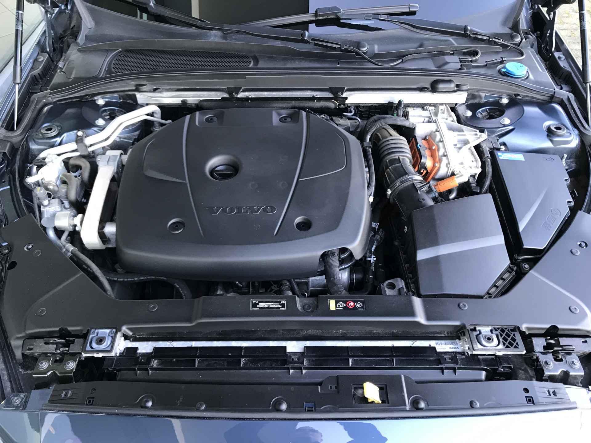 Volvo V60 2.0 T8 Twin Engine AWD Inscription Automaat | Rijklaar incl 12 mnd Bovag | 1/2 tarief Standkachel Harman/Kardon Camera Keyless - 31/36
