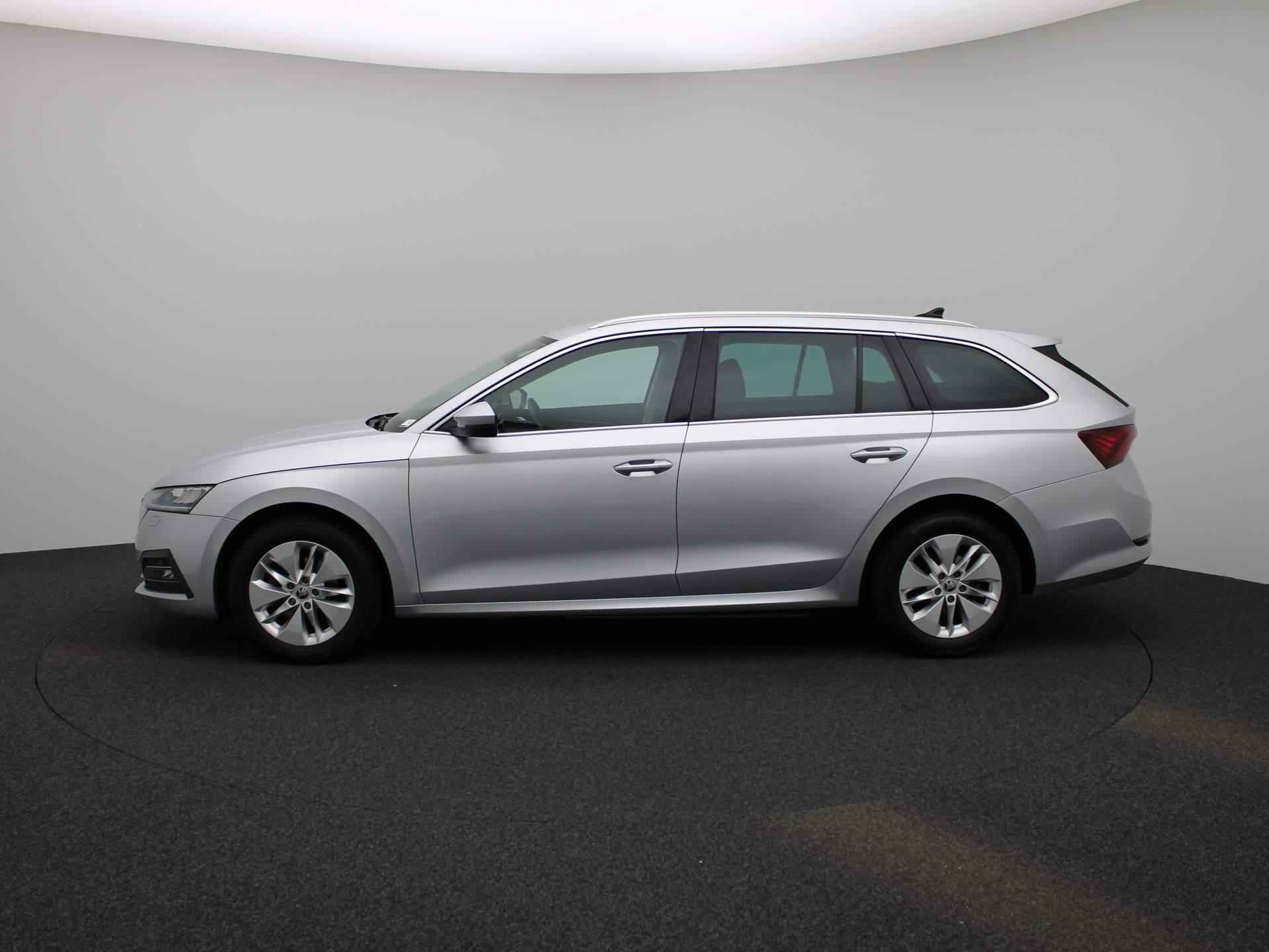 Skoda Octavia Combi 2.0 TDI Greentech Style Business 150 PK | Automaat | Navigatie | Climate Control | Apple Carplay/Android Auto | Canton Soundsystem | Stoelverwarming | Keyless-Entry | Cruise Control | Parkeersensoren | Lichtmetalen velgen | - 4/42