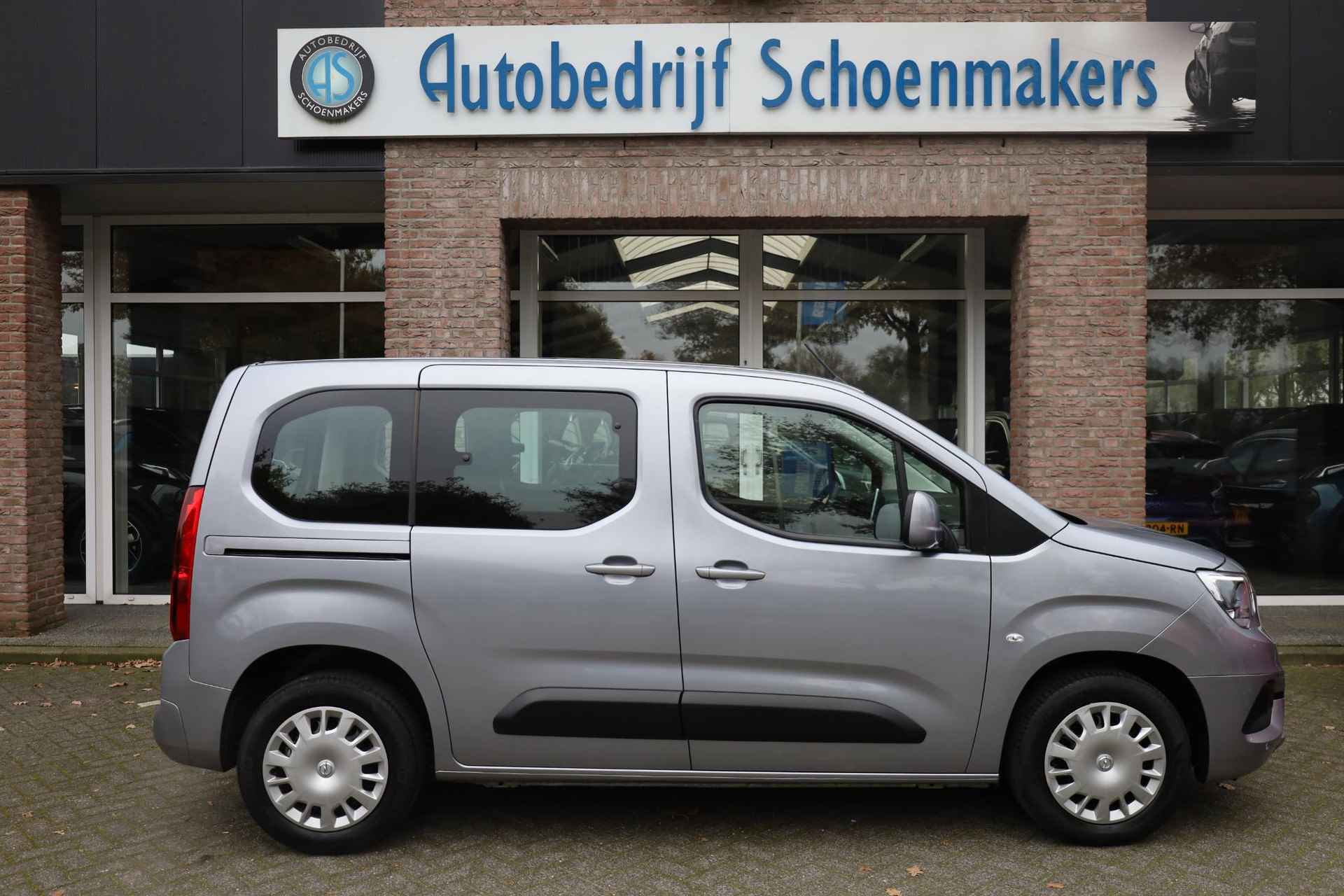 Opel Combo Life 1.2 Turbo L1H1 Edition 5-PERS. CARPLAY CRUISE DAB 2xPDC NAVI RIJBAAN+VERKEERSBORDDETECTIE - 4/40