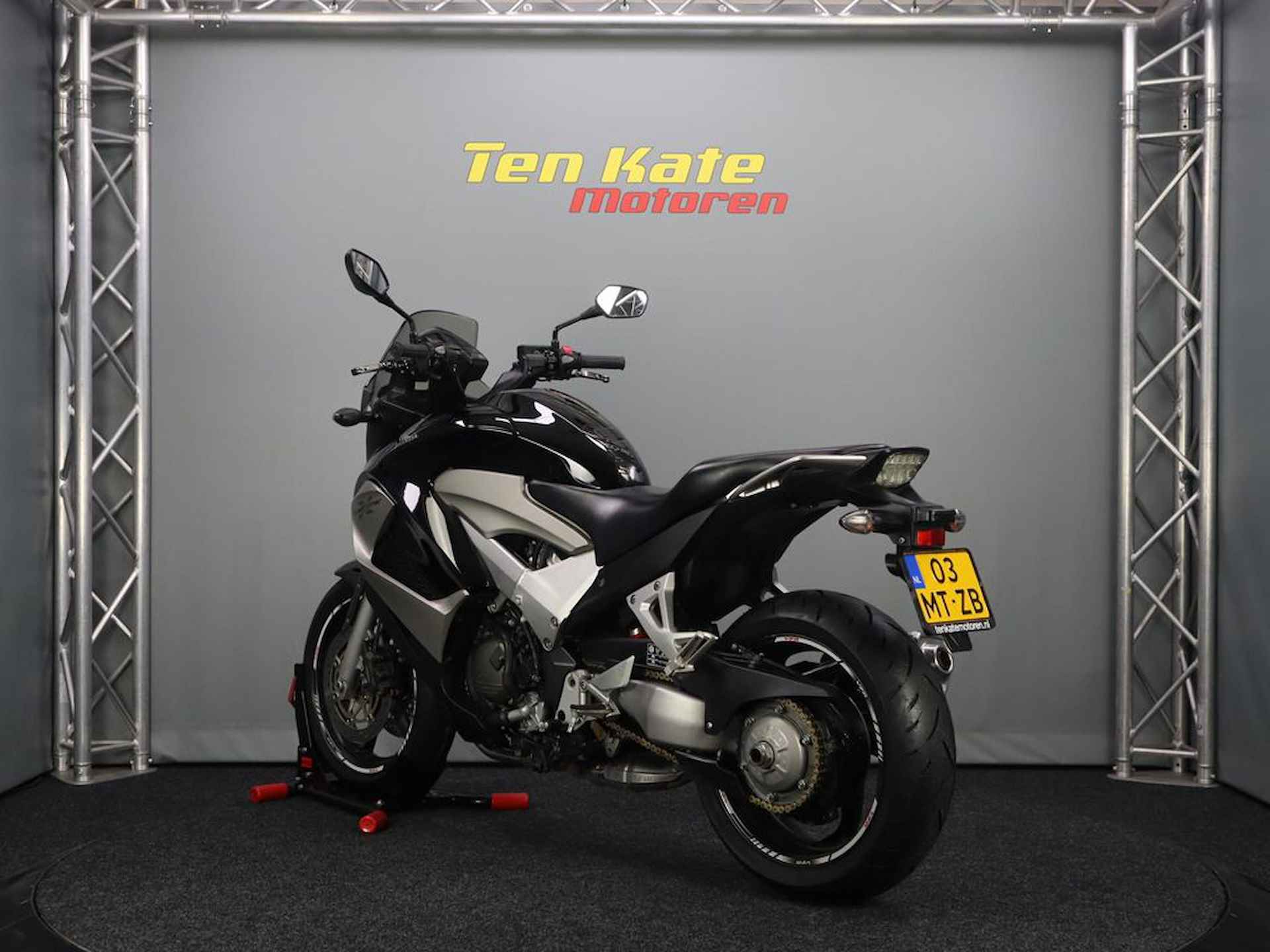 Honda VFR 800 X Crossrunner - 8/12