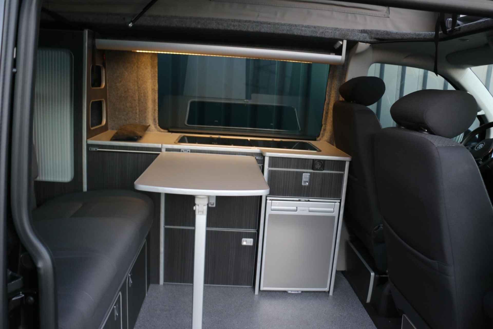 Volkswagen Multivan camper, DSG automaat, 4 slaapplaatsen, airco, cruise, California look - 21/32