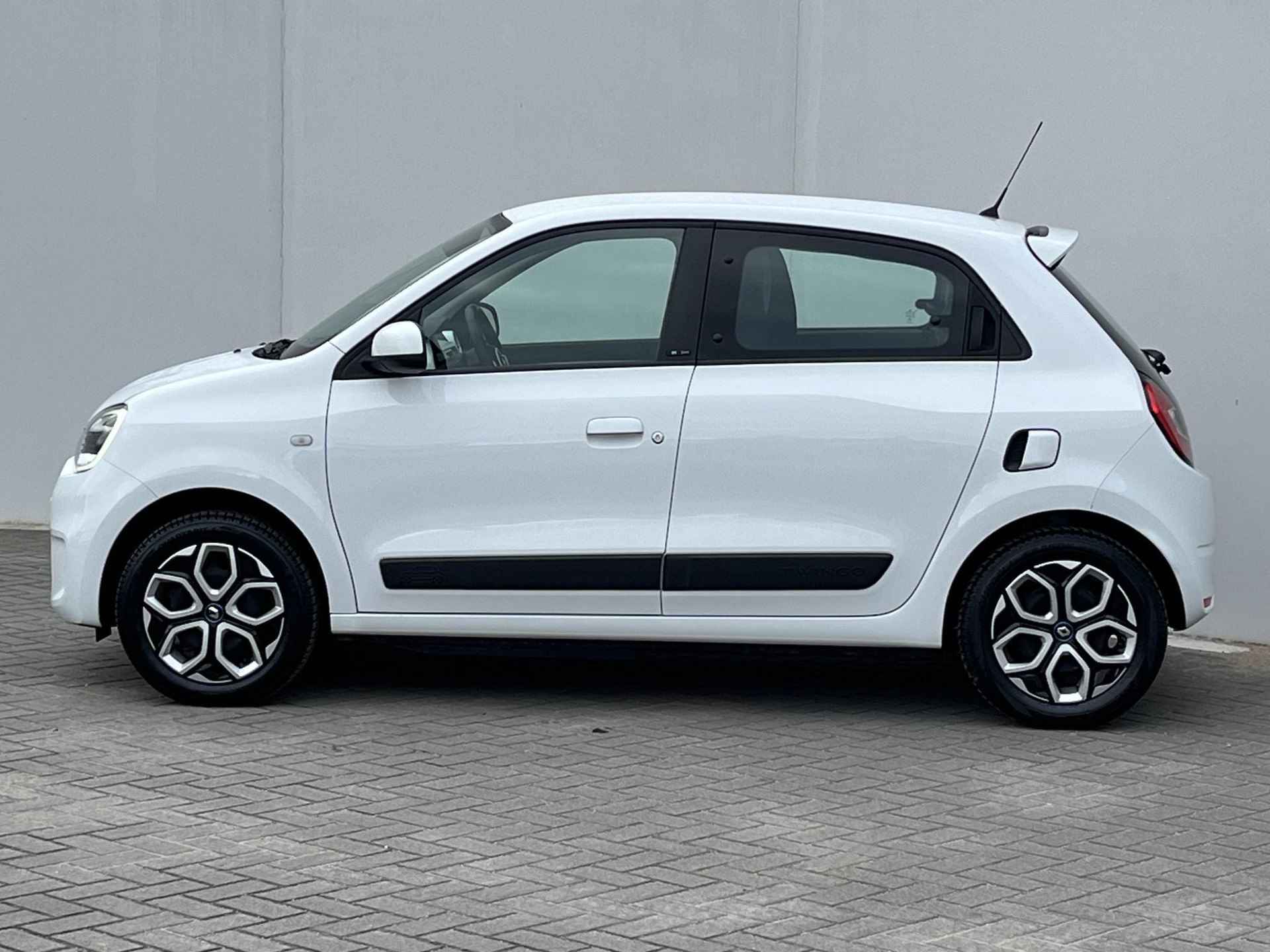 Renault Twingo Z.E. R80 Collection / €2.000,- Subsidie mogelijk / Climate control / Apple carplay & Android auto / Allseasonbanden - 8/48