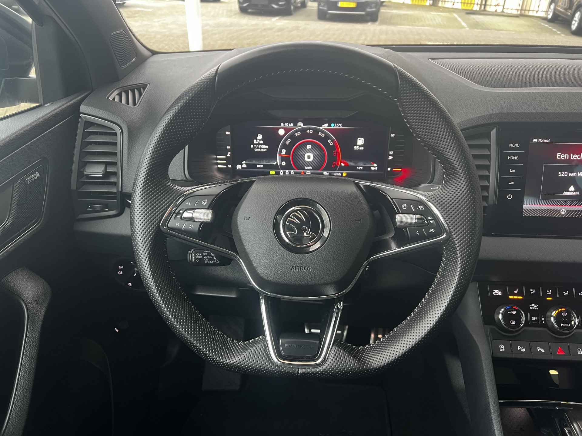 Škoda Karoq 1.5 TSI ACT Sportline Business DSG/  Steel Grey/ Digitale Cockpit/ Led/ Panoramadak/  Elec. A.Klep/ Camera/ Parkeersensoren/ 19 lmv - 22/38