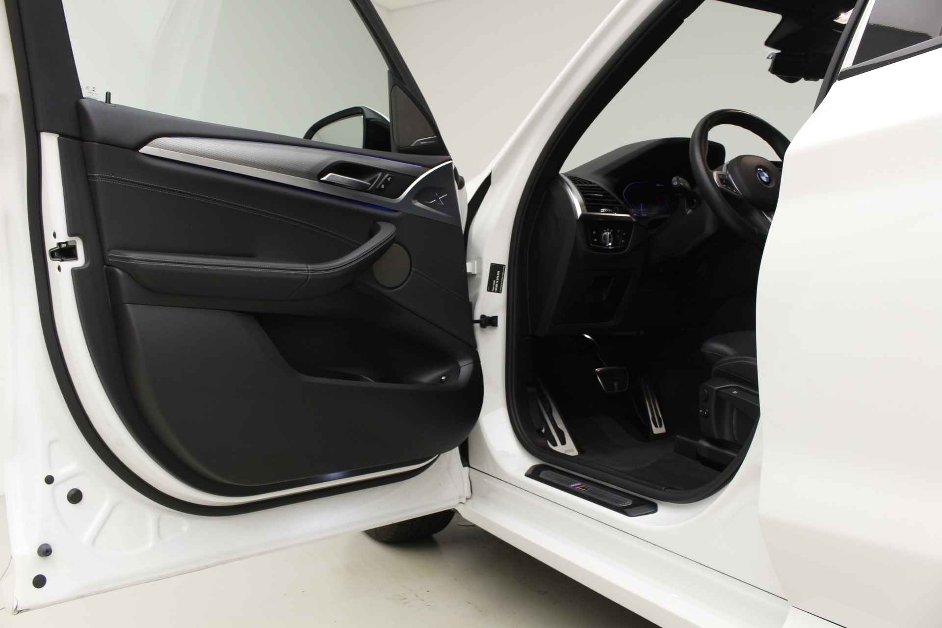 BMW X3 xDrive30e M-Sport | Panorama | Harman Kardon | Driving Assistant Plus | Trekhaak  | 2 jaar BMW Garantie - 15/42