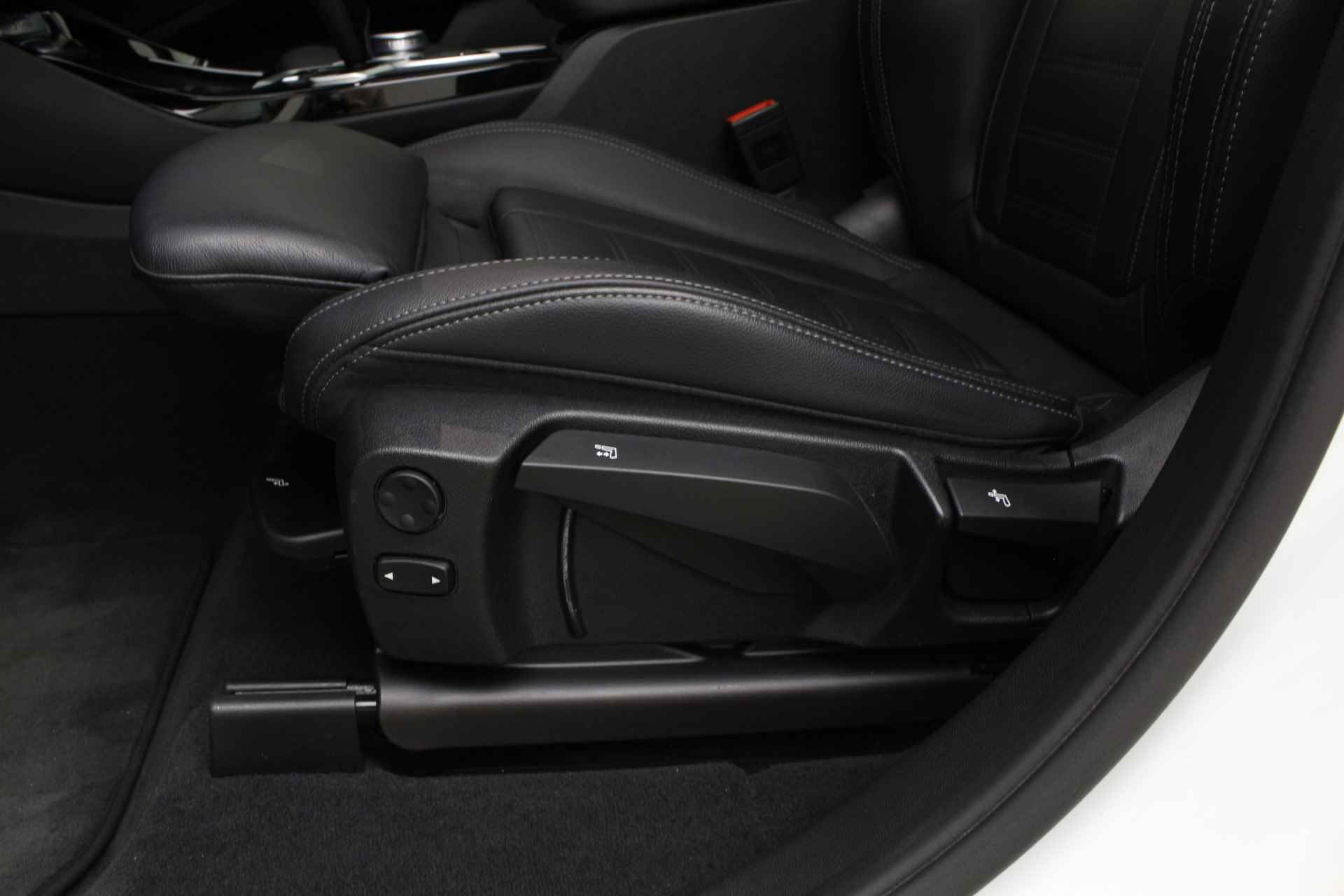 BMW X3 xDrive30e M-Sport | Panorama | Harman Kardon | Driving Assistant Plus | Trekhaak  | 2 jaar BMW Garantie - 20/42
