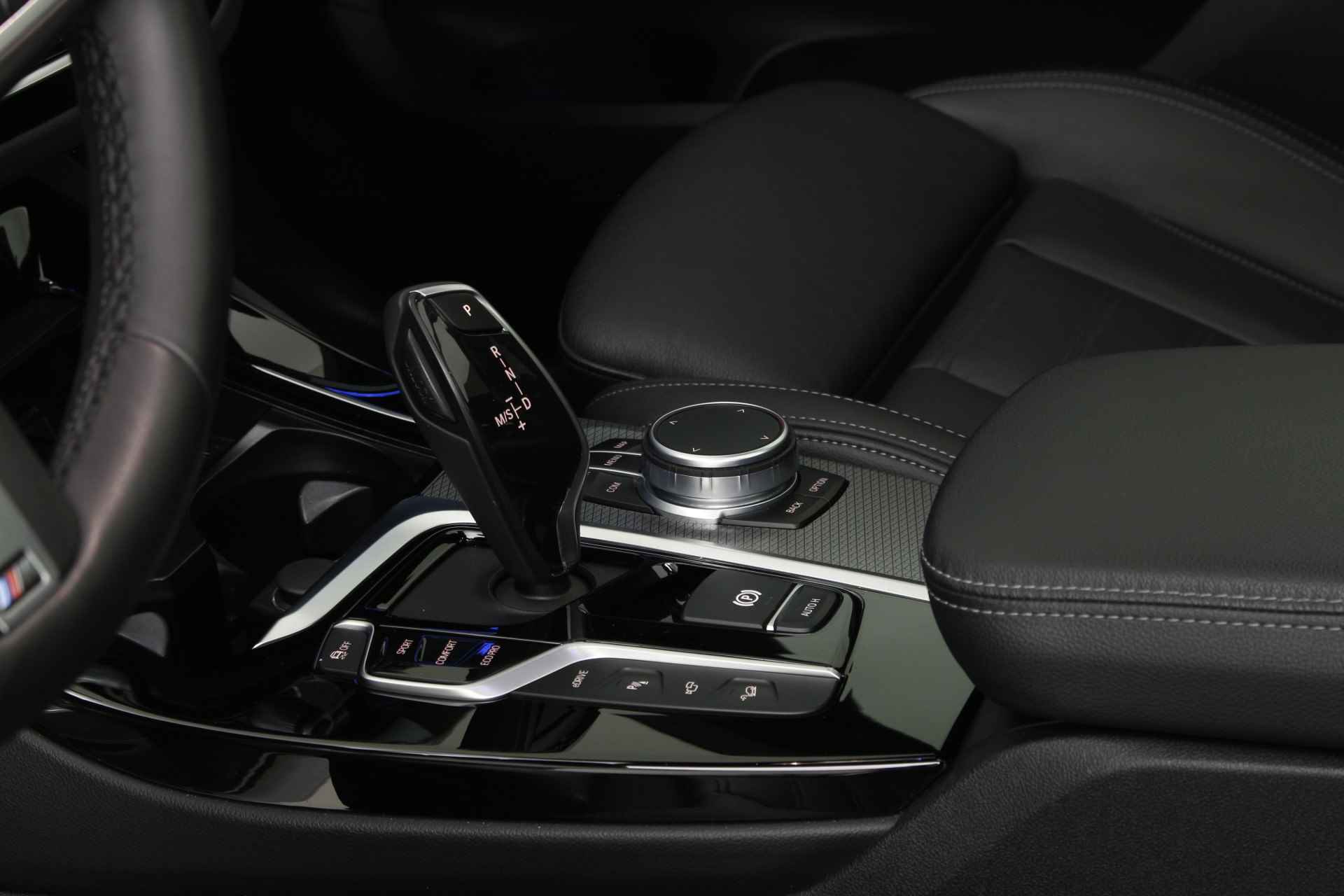 BMW X3 xDrive30e M-Sport | Panorama | Harman Kardon | Driving Assistant Plus | Trekhaak  | 2 jaar BMW Garantie - 24/42